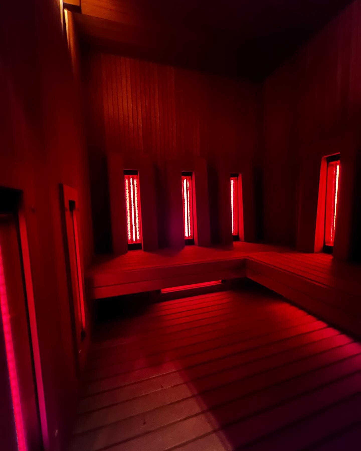 DID YOU KNOW?
There are many health benefits that come with an infra red sauna including&hellip;
Flushing out toxins from your system.
Assists in weight loss.
Relief from joint pains.
Boosts blood circulation.
Provides clearer and tighter skin

Try o