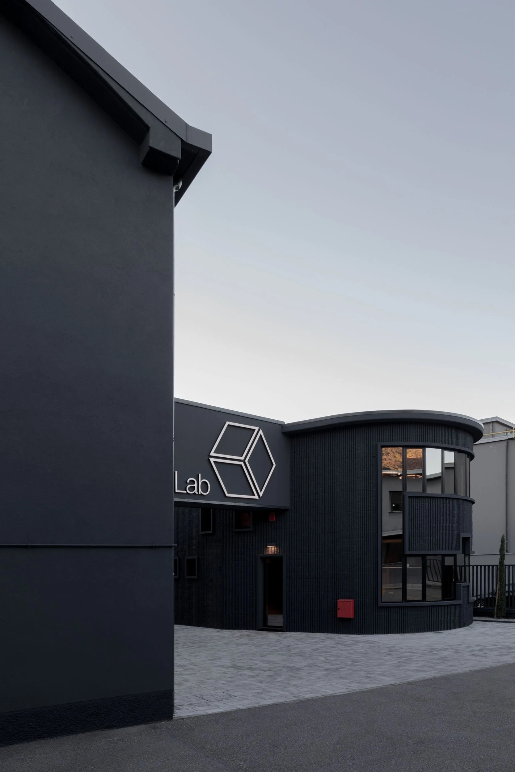 16 HabitatLab showroom ph_ST.jpg