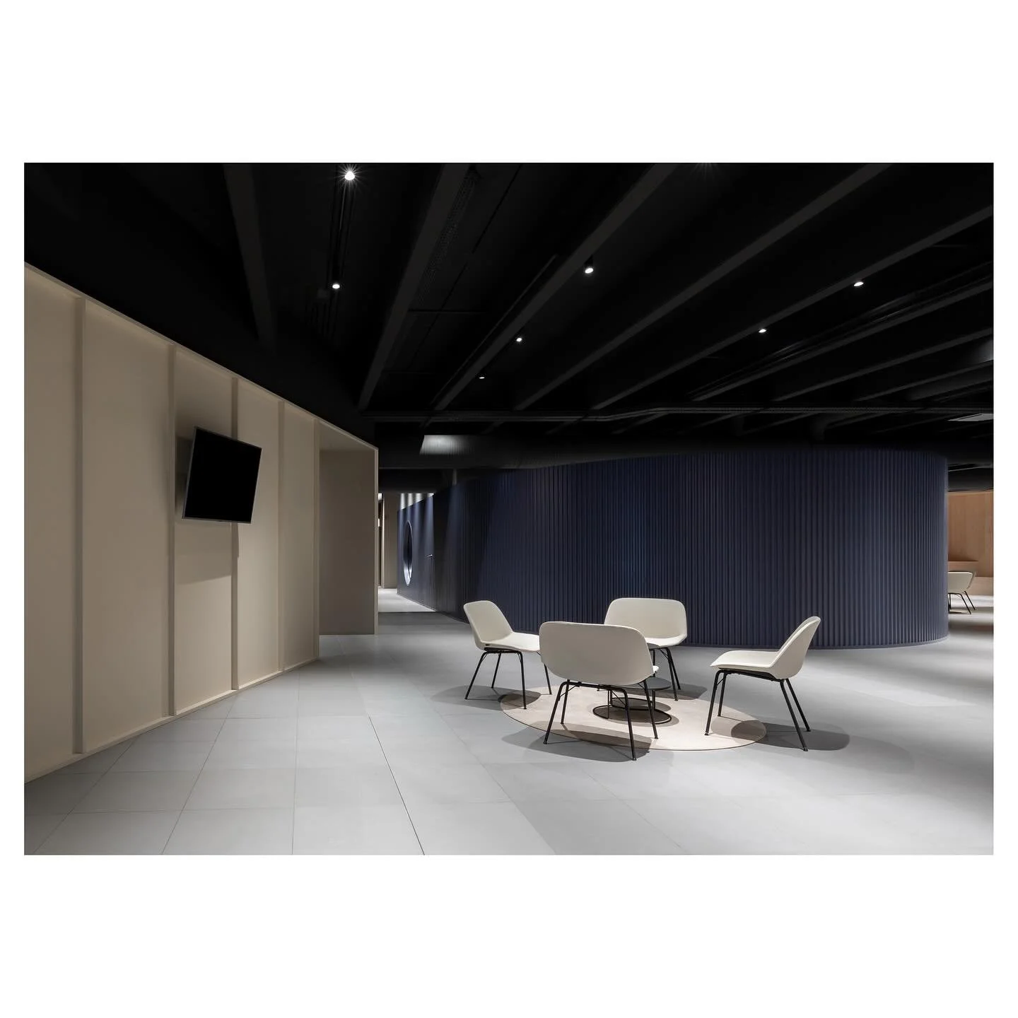 sorint.SEC headquarters, osio
project daniele quadri + @ar.pa_ 
.
.
.
#stefanotacchinardi #photography #fotografia #canon #canonitalia #architecturephotography #architecture #architettura #archdaily #archilovers #architecturelovers #architectureporn 