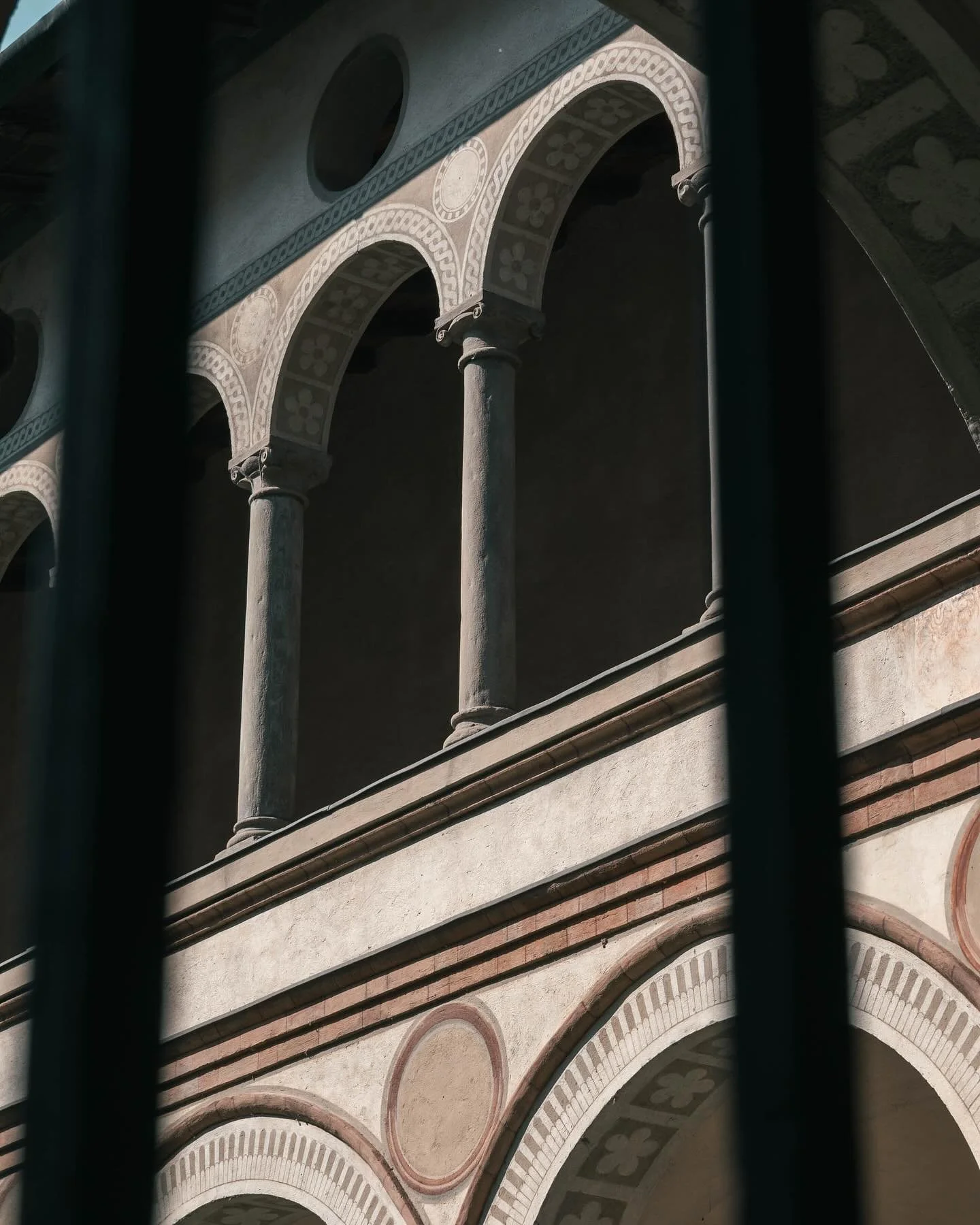 chiostro di santa marta / ogni tanto mi chiedo perch&eacute; non ci si sofferma ad osservare. ci vuole tempo. bisogna trovare quel tempo. bisogna cercarlo.
.
.
.
#stefanotacchinardi #photography #fotografia #canon #canonitalia #art #capture #composit