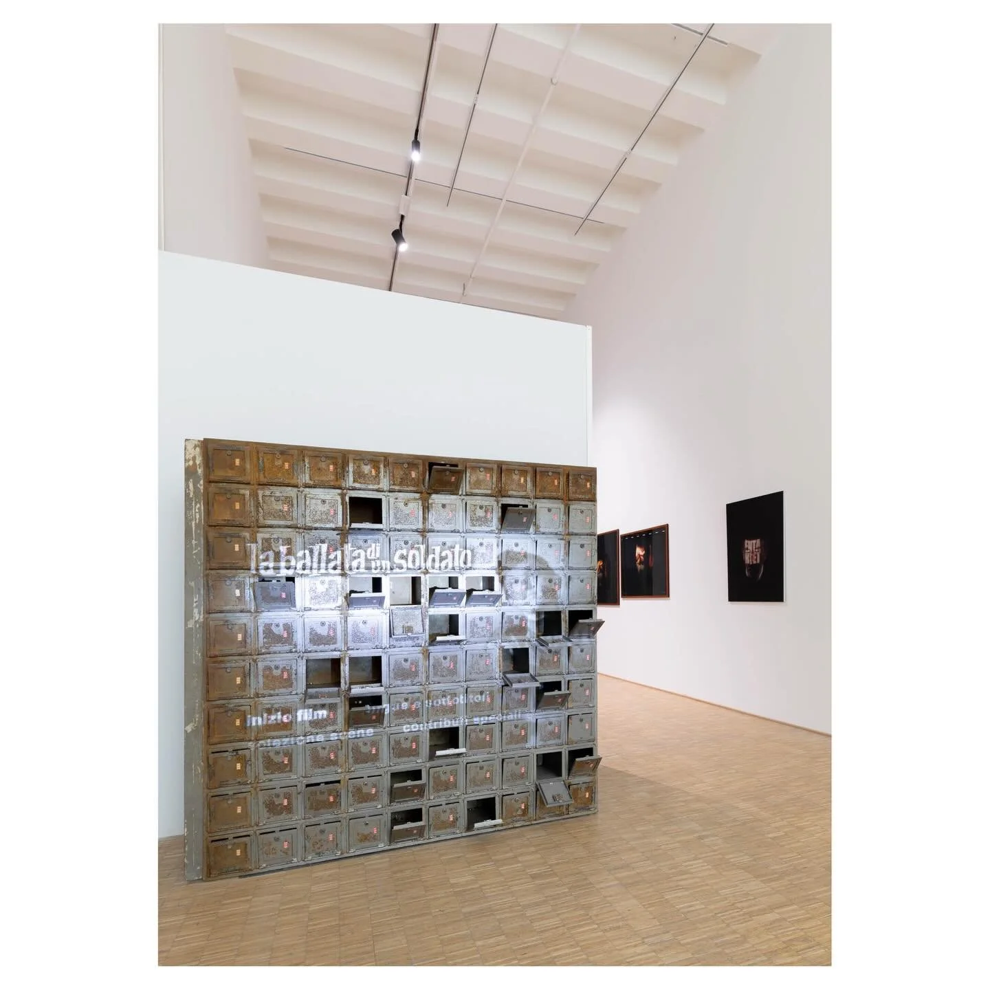 Fabio Mauri / De Oppressione
@triennalemilano 
.
di @genesi_arte_diritti_umani 
a cura di @ilariabernardi_ 
con @fabiomauriofficial 
visual @2f.studio_federicafaleschini 
.
.
.
#stefanotacchinardi #photography #fotografia #canon #architecturephotogra