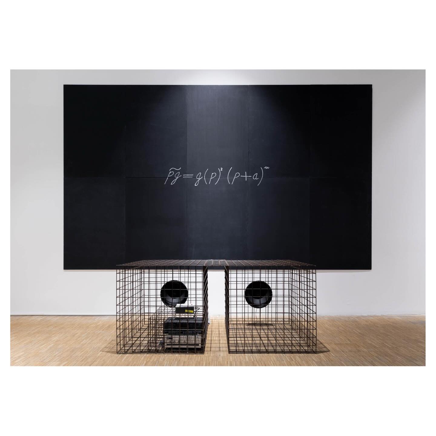 Fabio Mauri / De Oppressione
@triennalemilano 
.
di @genesi_arte_diritti_umani 
a cura di @ilariabernardi_ 
con @fabiomauriofficial 
visual @2f.studio_federicafaleschini 
.
.
.
#stefanotacchinardi #photography #fotografia #canon #architecturephotogra