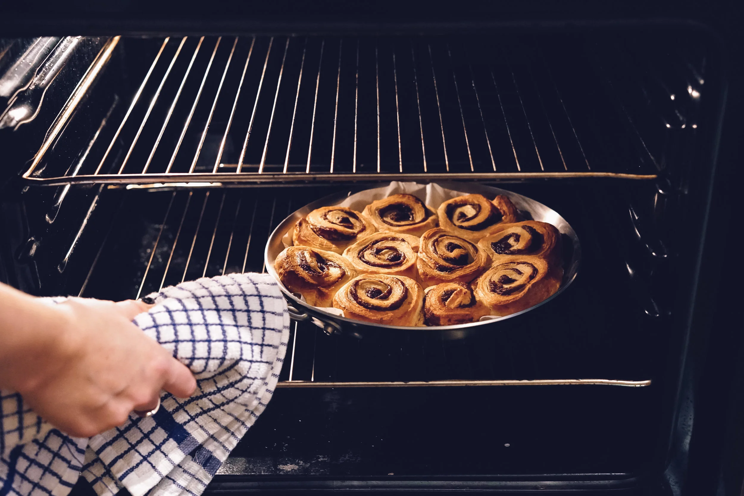 How to Clean Your Oven in 20 minutes without Chemicals!