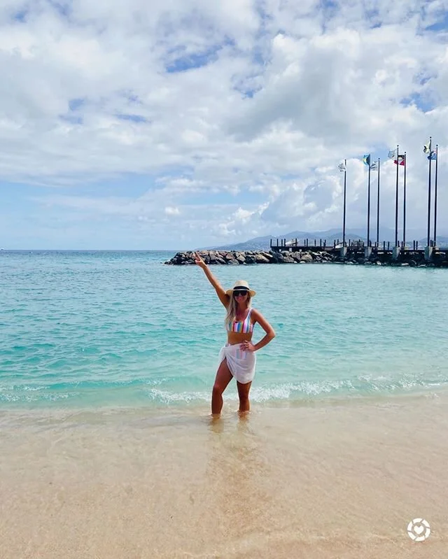 299 pix on my camera roll and Nick says &ldquo;aren&rsquo;t you gunna throw up the peace sign again?!&rdquo; 😂😅 Instagram husband CONVERTED ✅🤪 I&rsquo;ve been taking a little social media break for more reasons than one but just trying to take it 