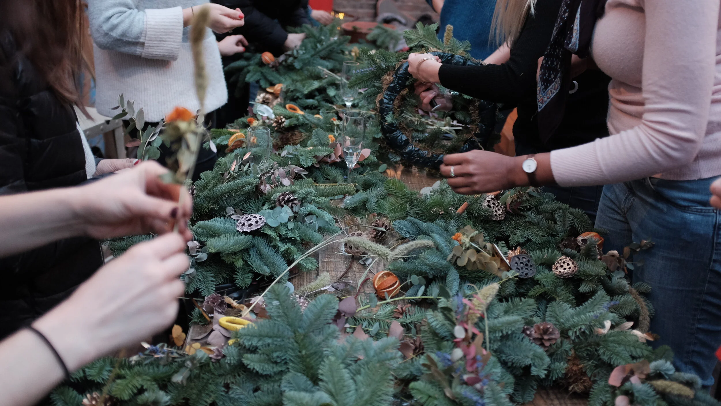 Cutterupper studio wreath making DSCF2948.JPG