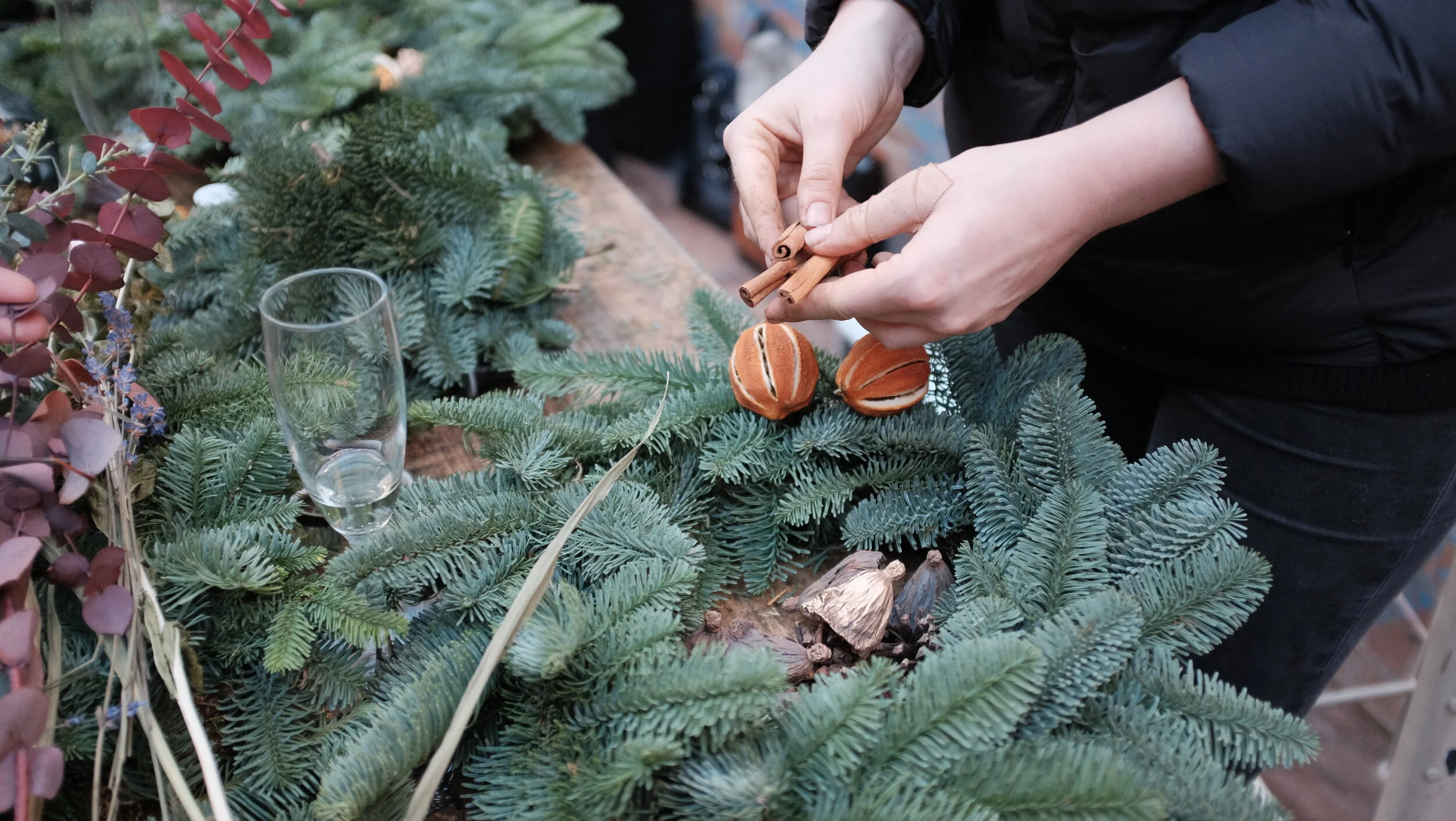 Cutterupper studio wreath making DSCF2796.JPG