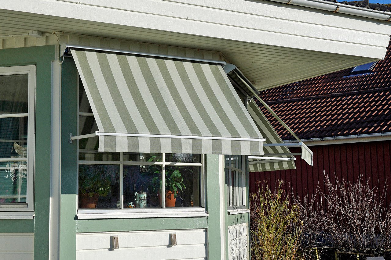 Som vi har l&auml;ngtat men nu &auml;r den v&auml;l &auml;ntligen h&auml;r? 

V&aring;ren kommer nu med stormsteg - vilket resulterar i, V&auml;rme, bl&auml;ndning och obrukbara rum. 

H&auml;r har vi hj&auml;lpt en kund att s&auml;kerst&auml;lla ett