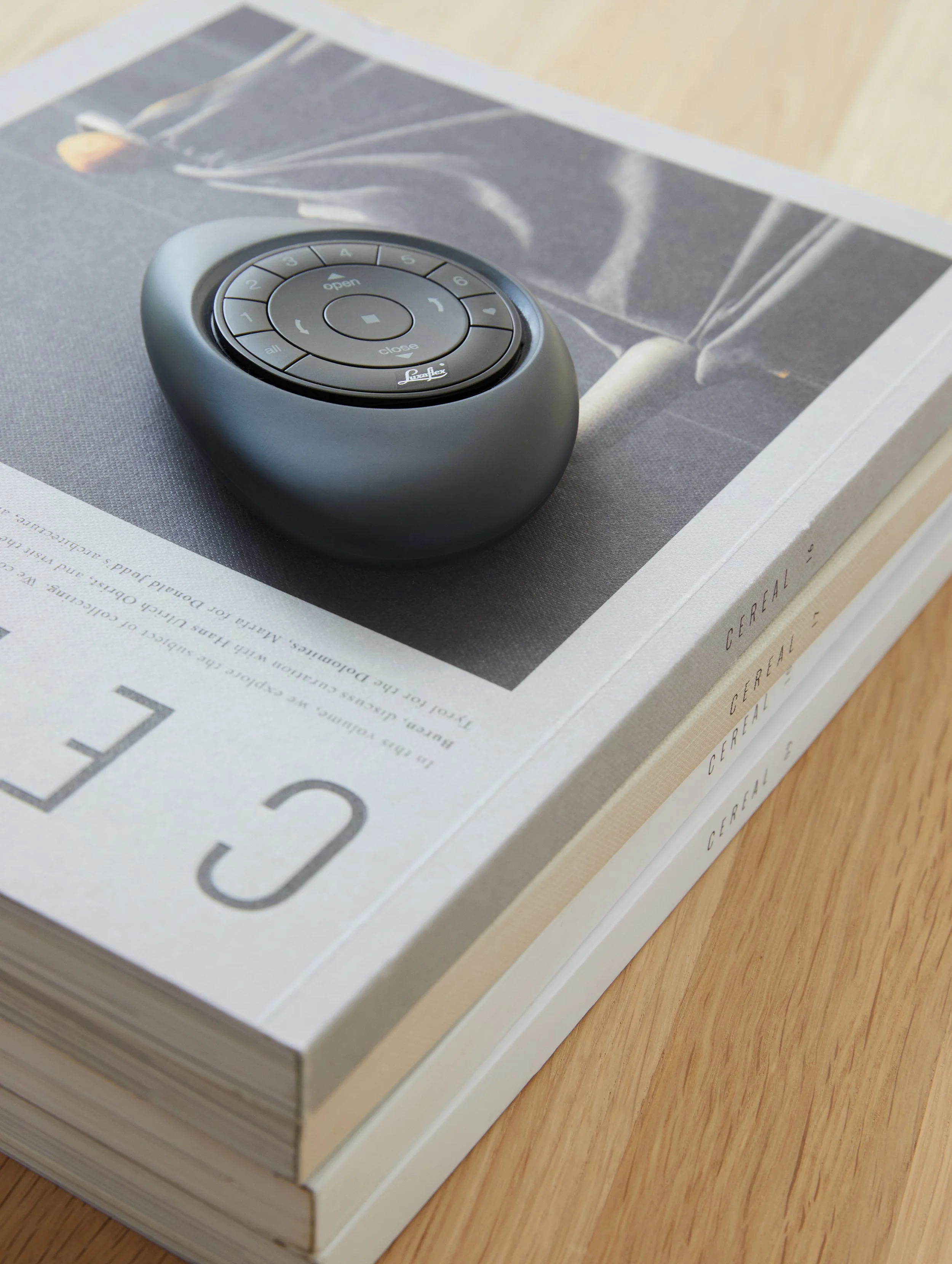 Fjärrkontroll för styrning av solskydd