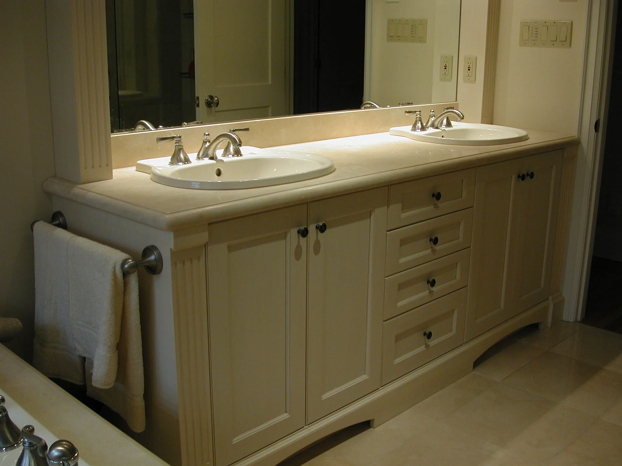 LAWSON MASTER-ENSUITE.JPG