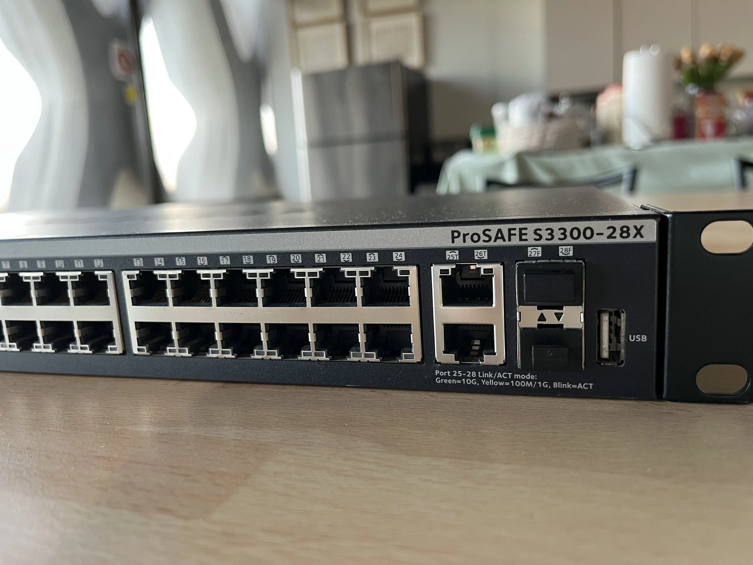 switch GS728TX 2.jpg