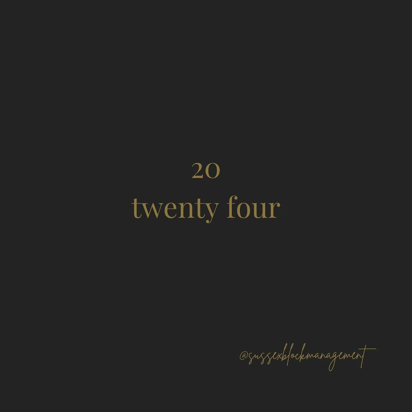 ✨ 2 0 2 4✨
Happy New Year!
This year will be focused on:
Working smarter not harder
Delving into my stash of books
Being present
Regaining a good morning routine 
Finding joy in each day
May it be all you wish for ⭐️
#brightonandhove #hoveactual