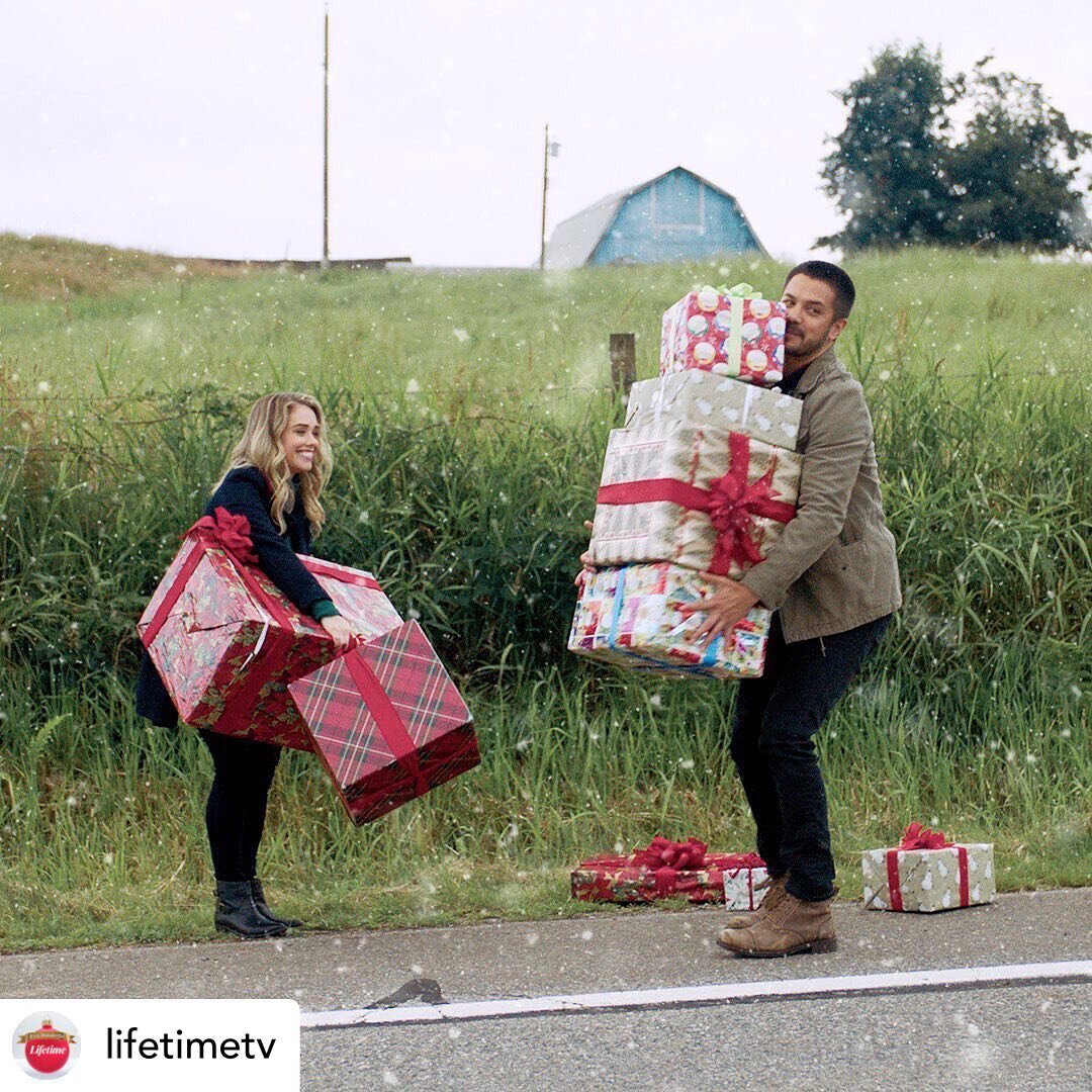 Why did the presents cross the road... to set their DVRs for Lonestar Christmas this Monday Dec 14th @ 8pm on @lifetimetv! 🎄 ❤️ 🐐 (ok, ok it wasn&rsquo;t that funny but you&rsquo;ve gotta admit it&rsquo;s kind of catchy 😉)