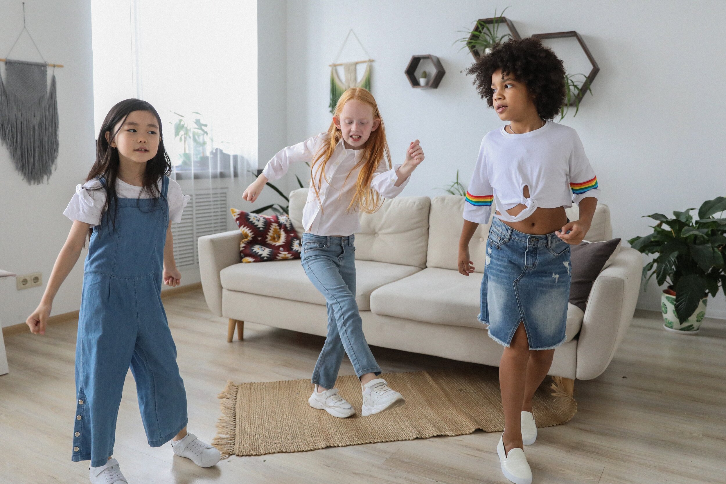Kids who participate in extracurriculars, get less screen time, have better mental health