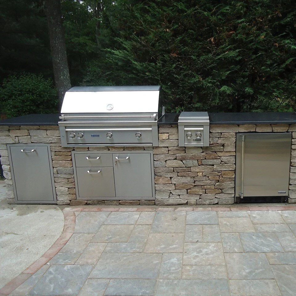 Add Rustic Appeal to Your Jamestown, RI, Outdoor Kitchen with a Stacked Stone Look