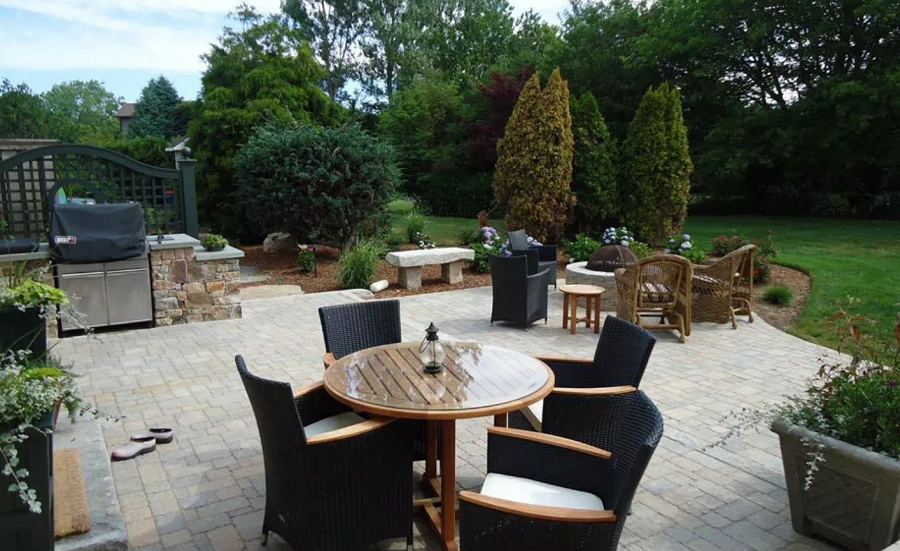 8 Landscape Design Ideas for Large Backyards in Barrington, RI