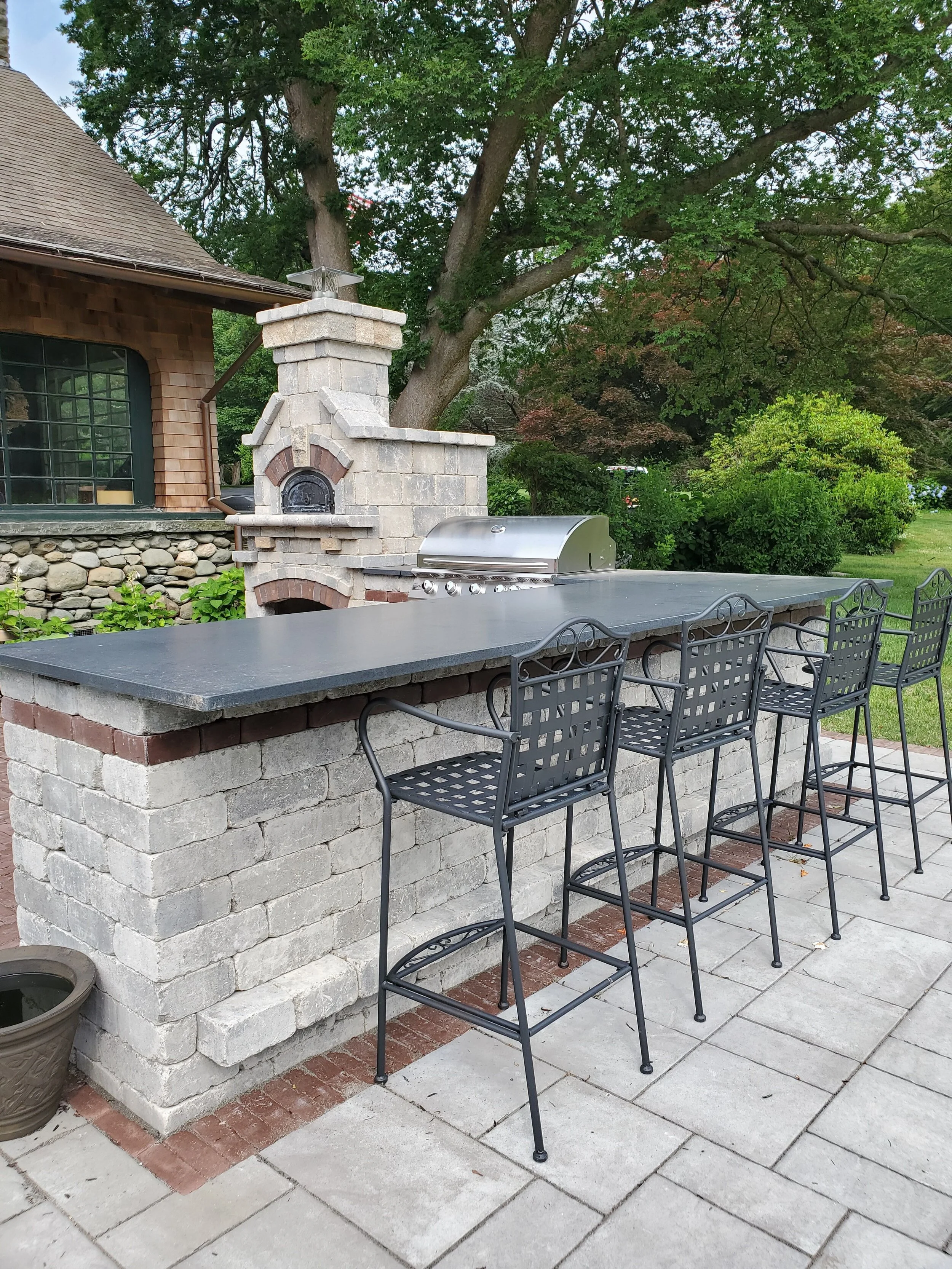 6 Fun Masonry Features to Add Interest to Your Middletown, RI Backyard