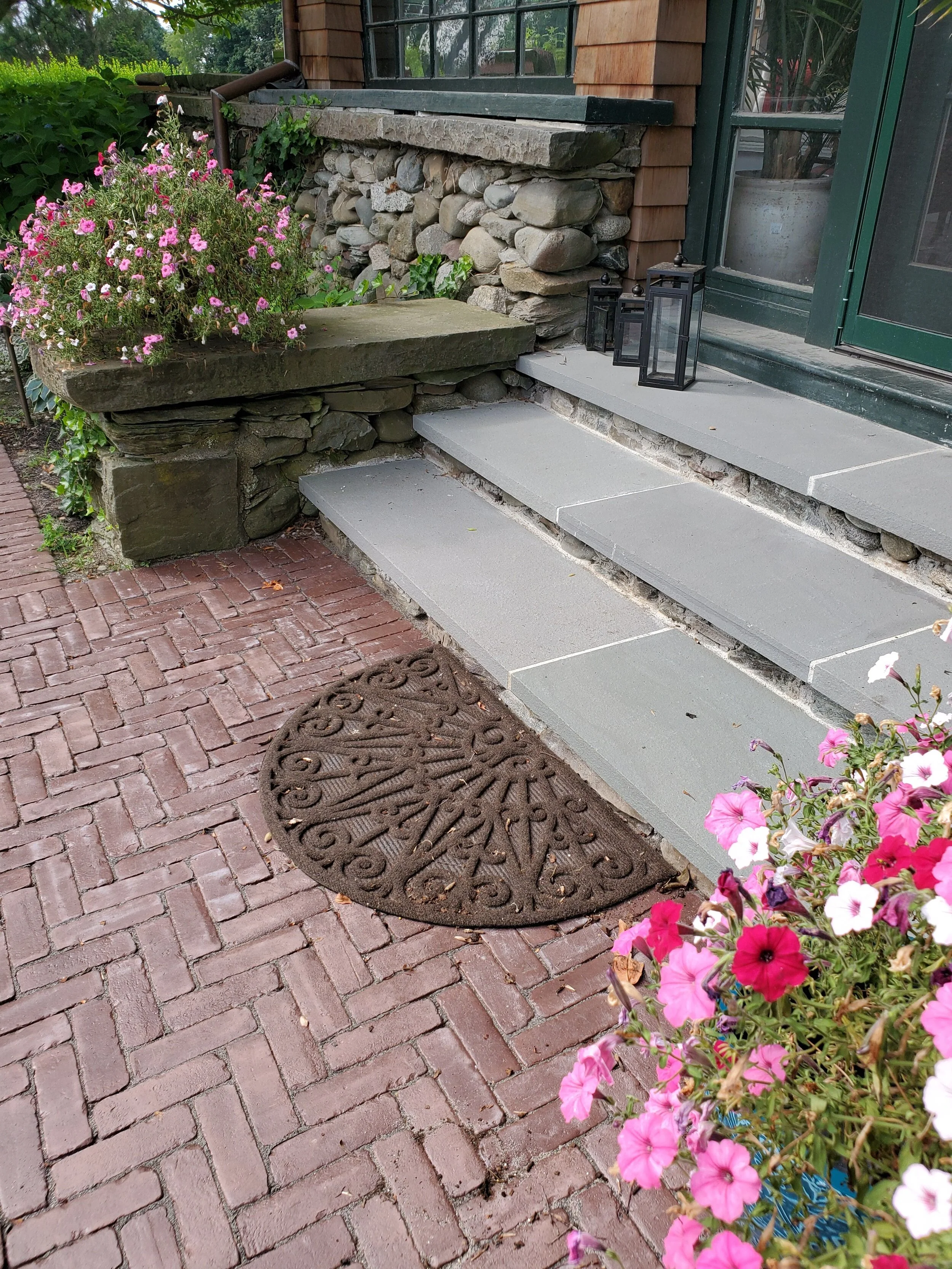 Need New Steps? Masonry Contractors Suggest These Trends in the Newport and Bristol, RI Areas
