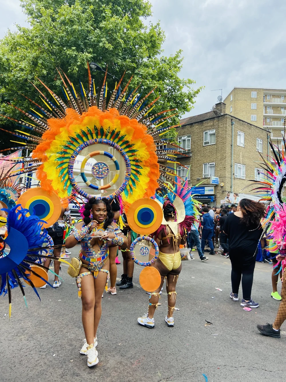  Though I wish I wasn’t doing a major paper over the summer, I still got to finish up my time (at least in terms of living instead of visiting) in London with  the famous Notting Hill Carnival ! It was an amazing way to celebrate West Indian culture 