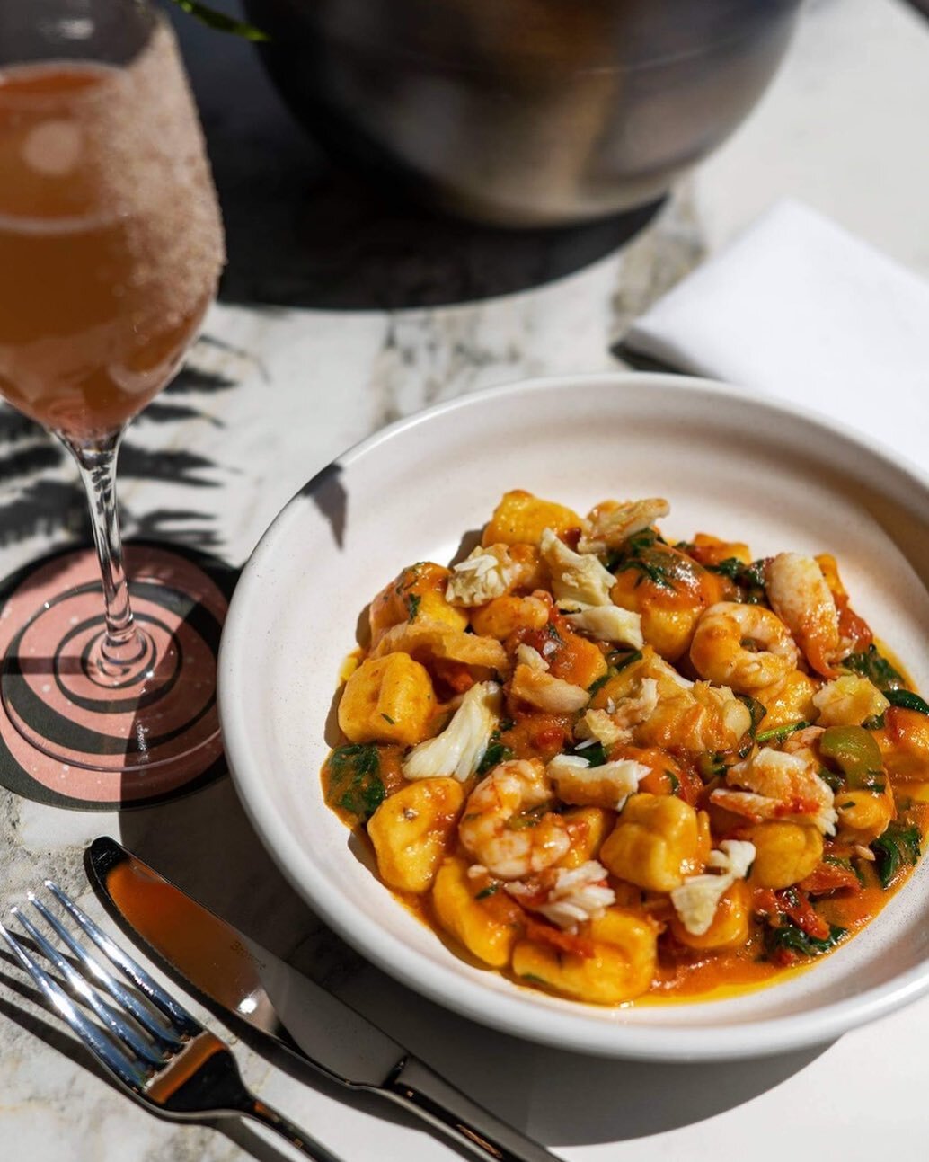 There are a few things in life I expect to be light as air: the pillows at the St. Regis, the powder at Aspen, and the Gnocchi at Major Tom. 
.
.
.
#yyc #yycnow #yycfood #yyceats #majortom #majortombar #shareyyc #capturecalgary #supportlocalyyc #calg