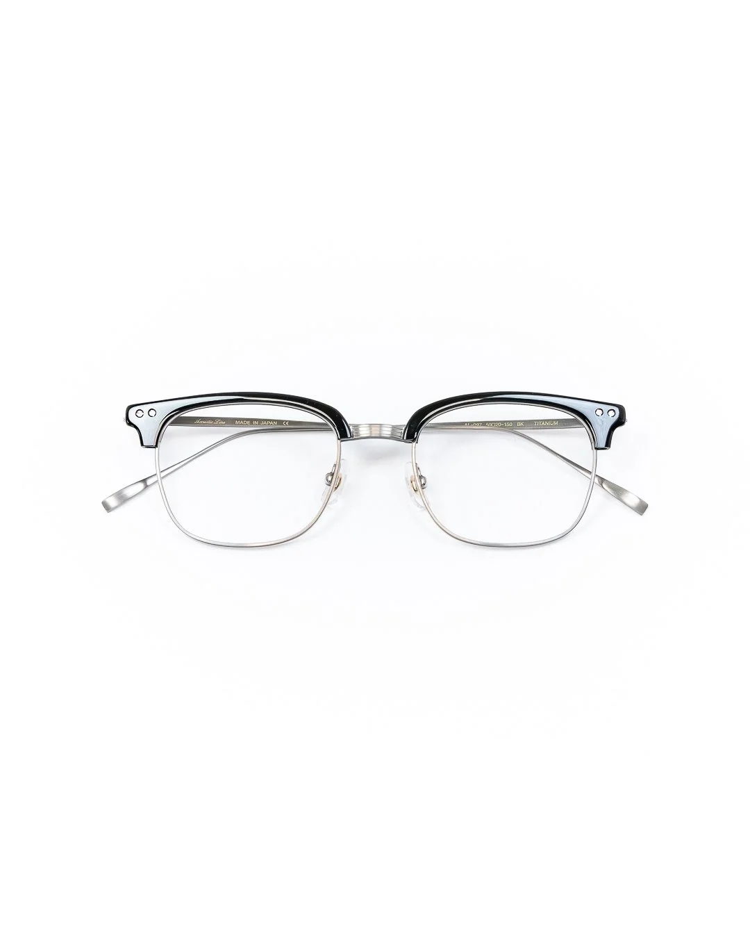 A Taste of 50's Style! ⏮️❤️👓 Rewind back to a time where clean cut was the standard, and when rock was rollin with this new Acoustic Line frame!