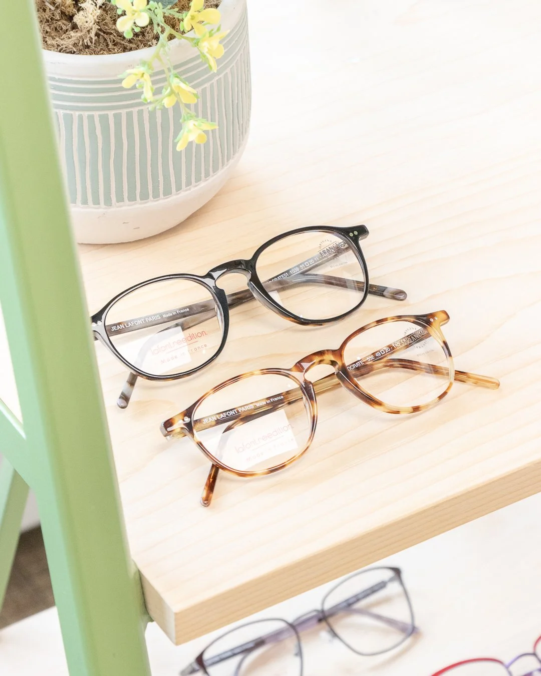 Socrate, So Great! ❤️👓🇫🇷 A classic shape that is always in rotation!