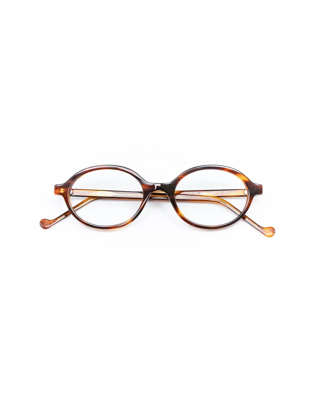 More than a trend, it's a nod to the past! ⏮️📟🤓 In an era of sitcoms, early-stage technology, and Y2K fashion, one shape reigned supreme! The oval is an unmistakable shape that has inspired many famous looks, and even our first logo!