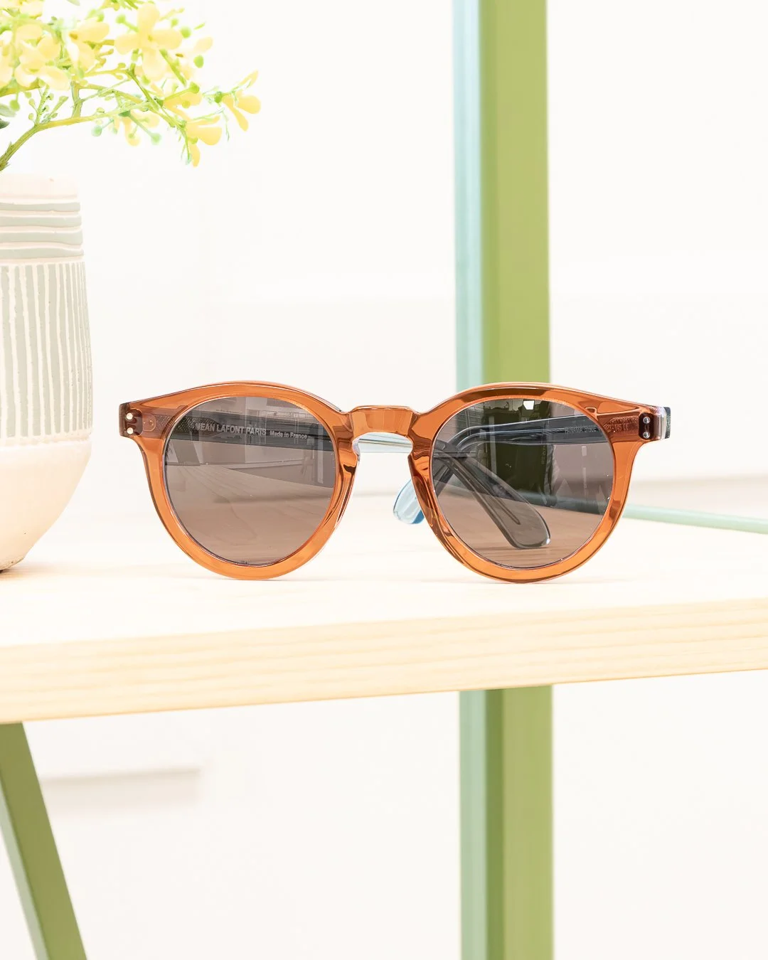 P3 Perfection! 😎❤️🏖️ This wonderful modern round shape, affectionately known in the eyewear industry as a P3 is ready for soaking up sun on the beach!