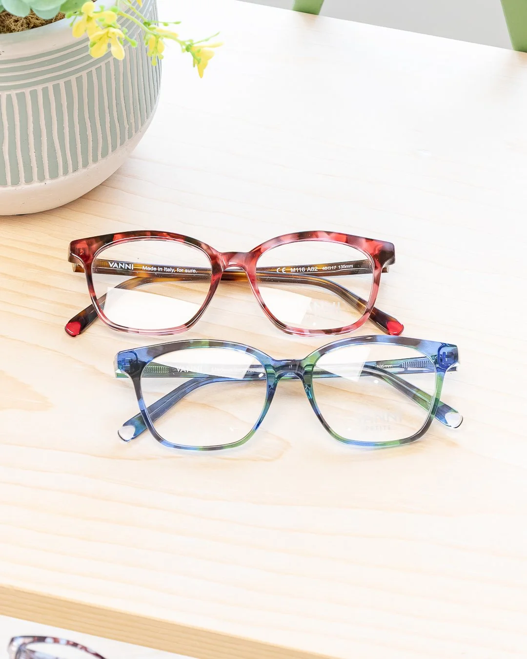 What a Fun Pair! 👯&zwj;♀️🎉🤓 Break out of the box with a fun colour from Vanni!
