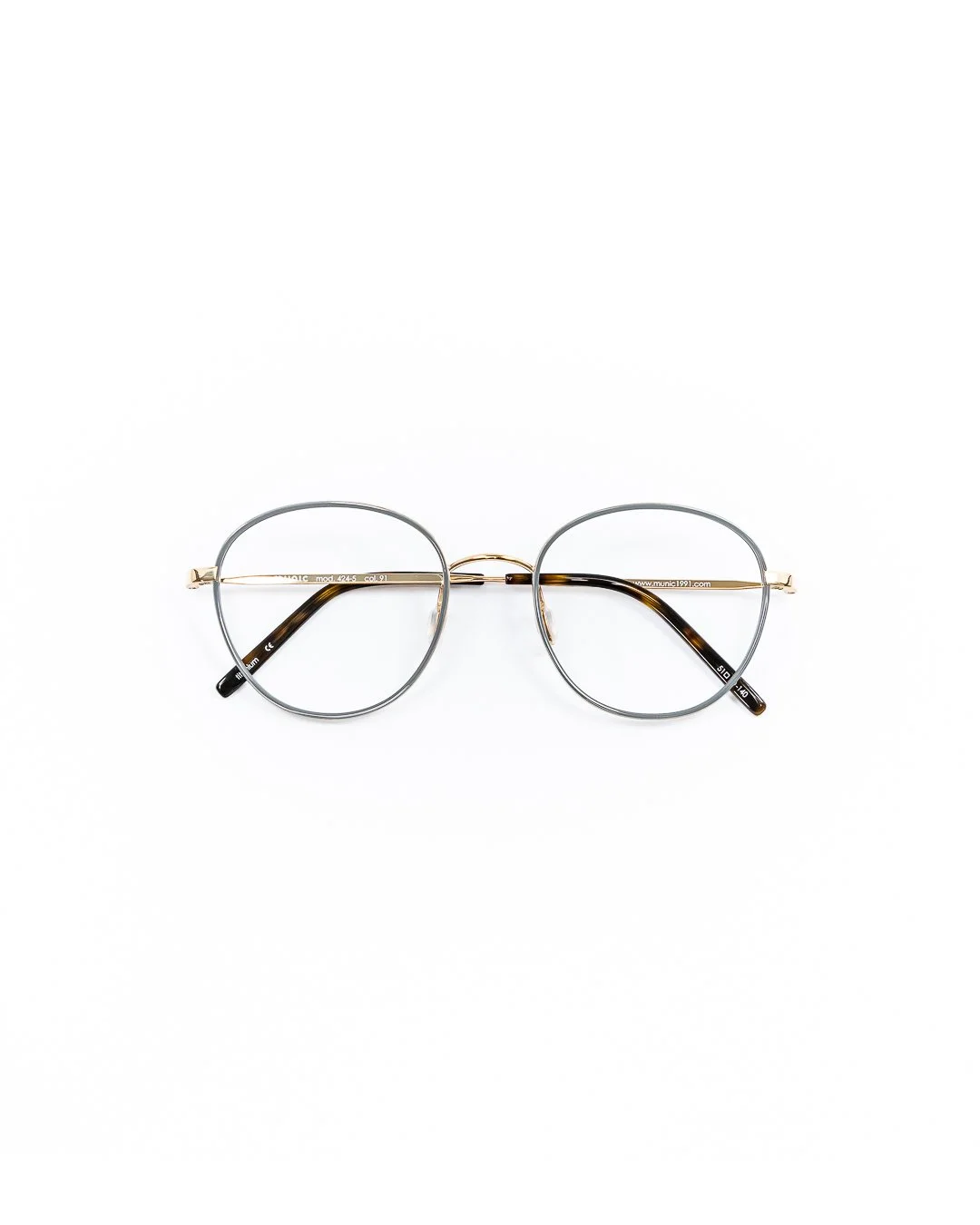 Subtle Chic! 🤓💖👌 Munic has revamped their round metals with new inserts and a stiffer design!