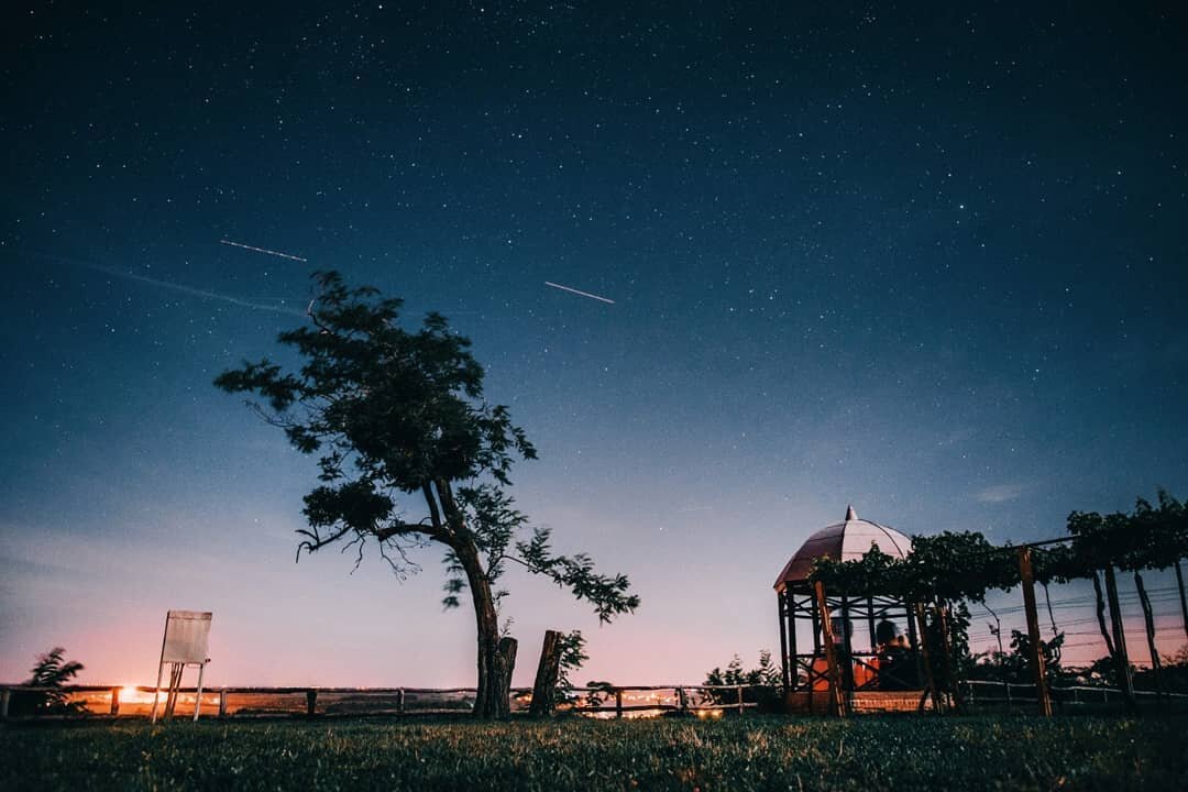 Make a wish.
________________________________________________
#naturephotography #nature #sky #stars #fallingstars #makeawish #streetphotography #streetstyle  #vinil #happiness #photography #joyride #joy #lovely #white #flywithme #flyaway #flying #jo