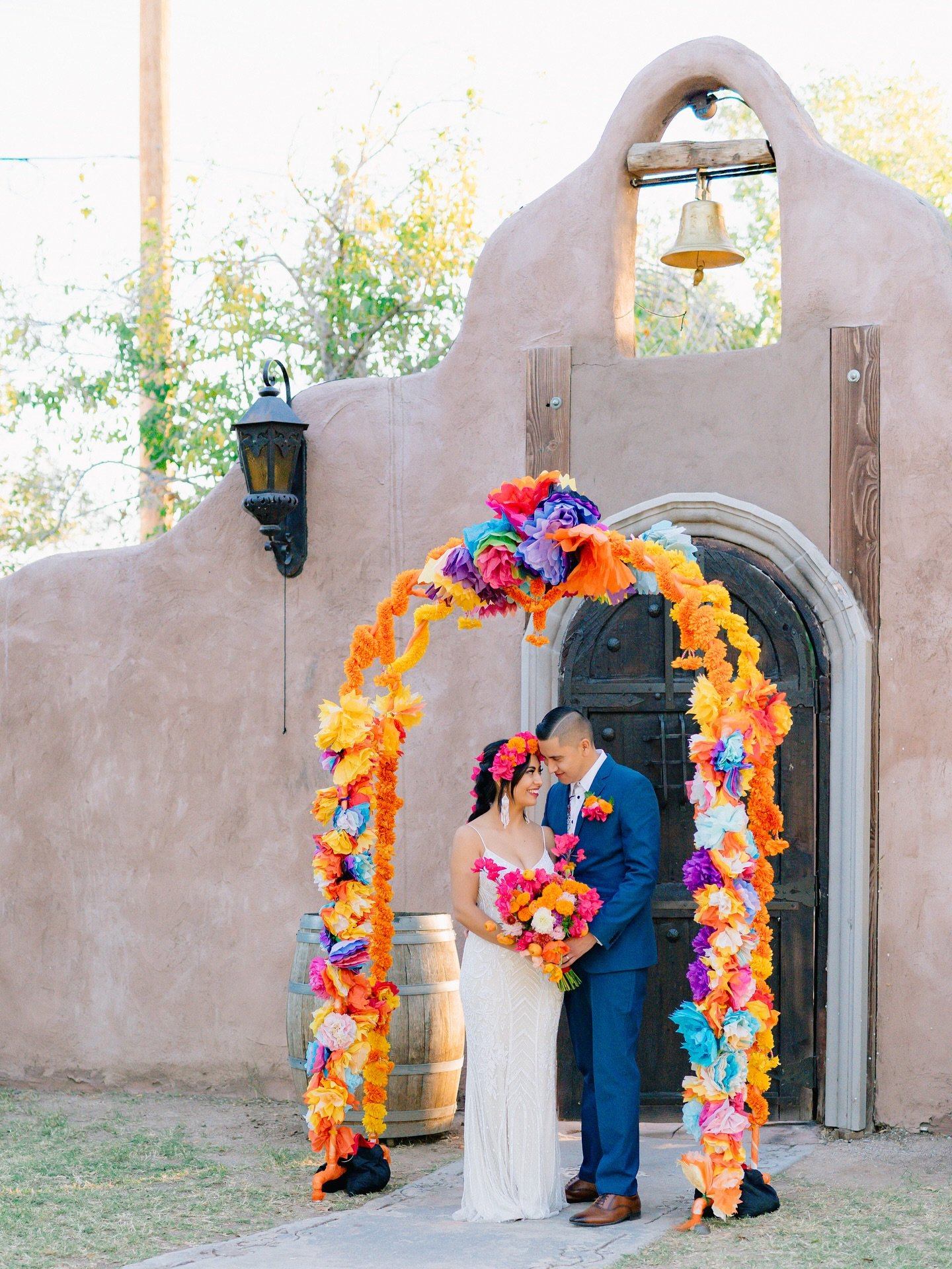 This wedding was filled with the most beautiful colors and couple ✨

Second shot for @bri_leyva 
#PhoenixWeddingPhotographer #ArizonaWeddingPhotography #AZBride #PhoenixWeddings #AZWedding&nbsp;#arizonaphotographer&nbsp;#sedona&nbsp;#arizonaweddingph