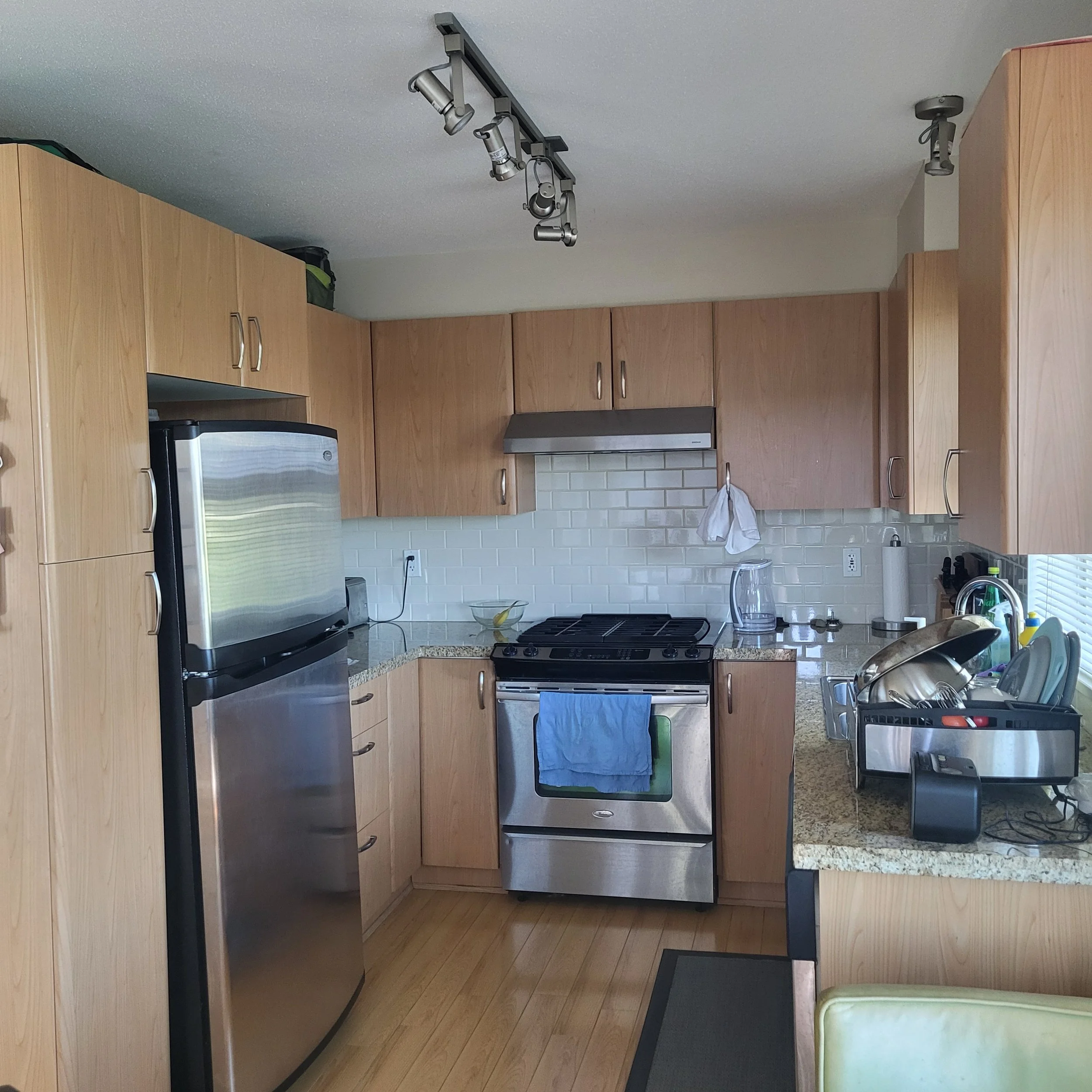 TB10 Kitchen 2  1000055458.jpg