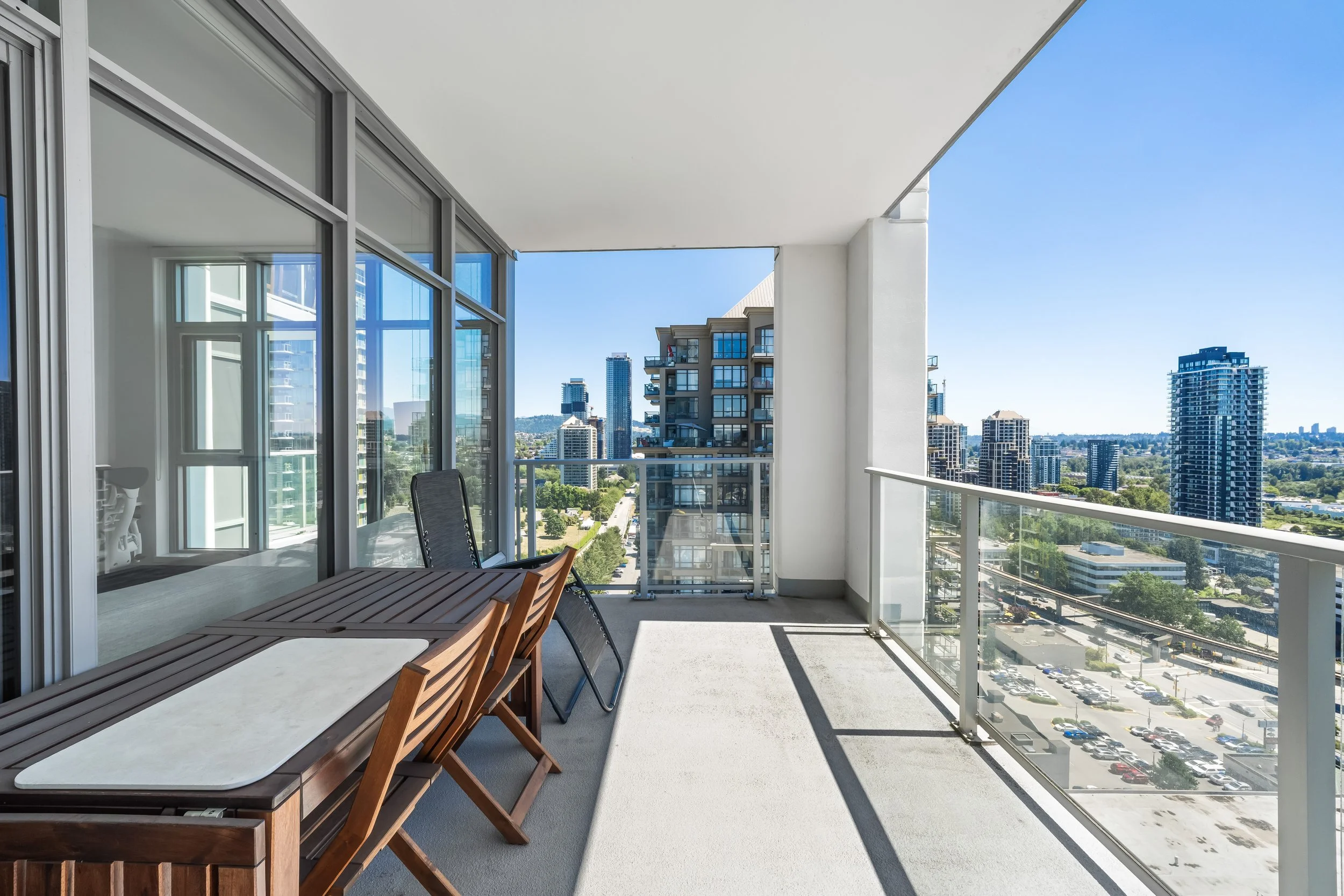06-Balcony-02.jpg