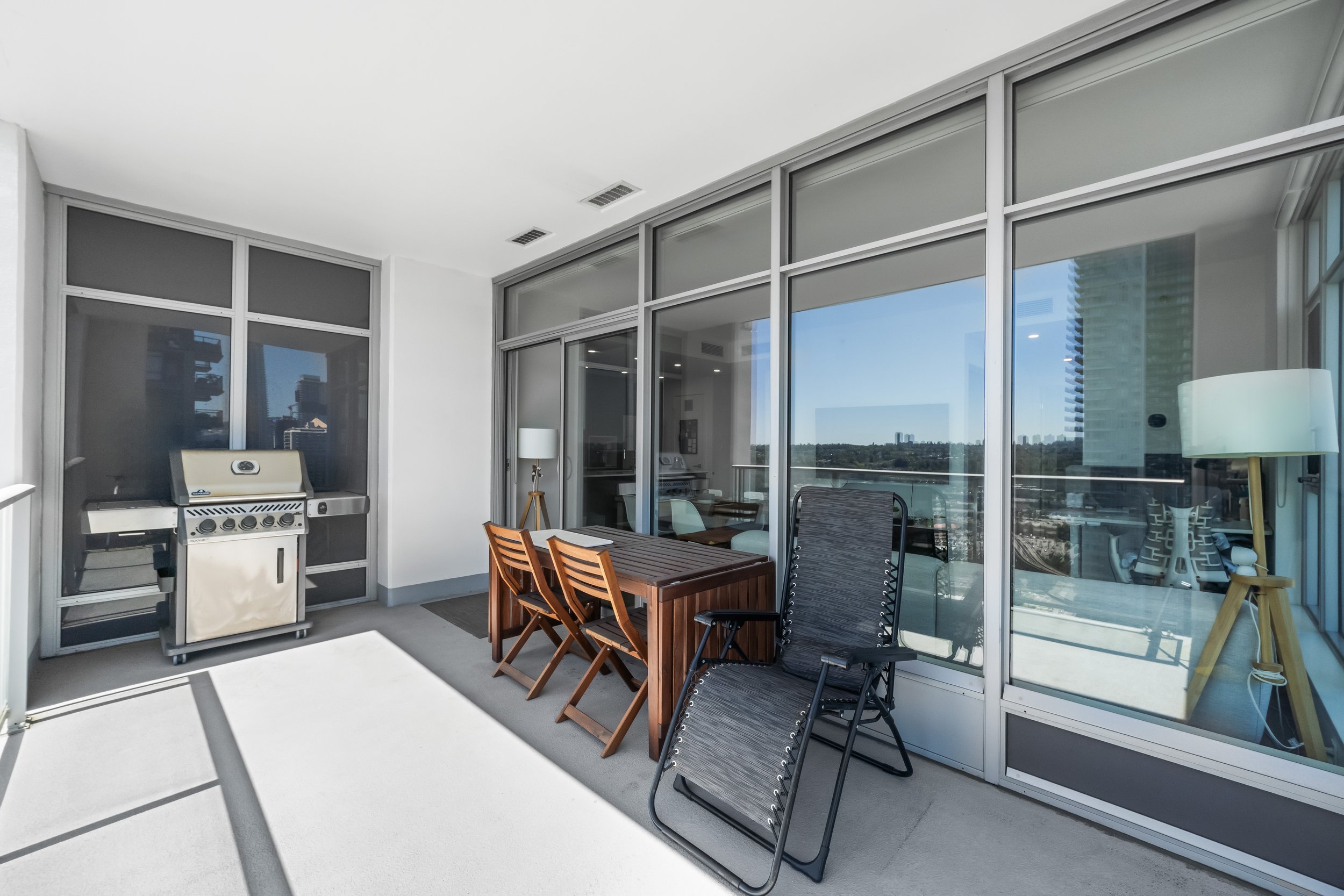 06-Balcony-03.jpg