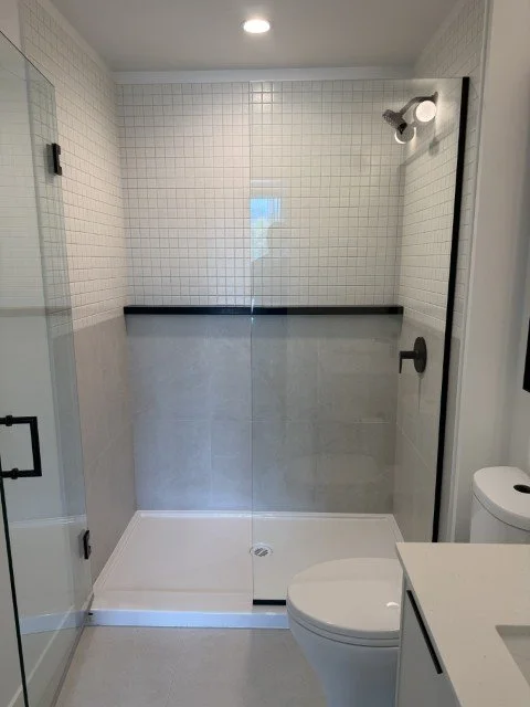 GPM11 Ensutire bathroom 2 Image (8) (Small).jpg