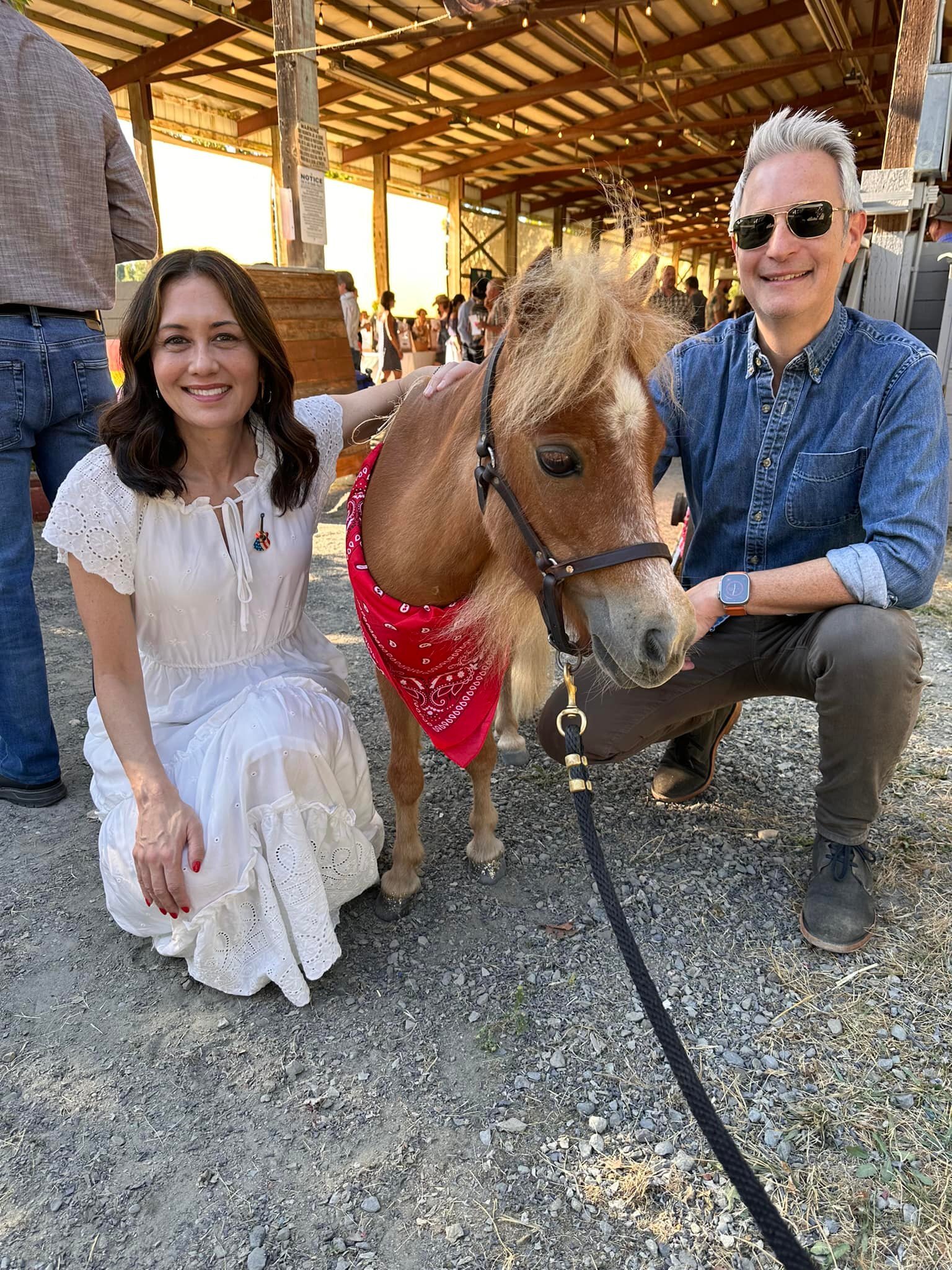 What a magical evening at The Heart of the Horse auction for Save A Forgotten Equine - SAFE. Loved every minute with Paula Brady O'Neil, John O&rsquo;Neil, Dan and Pam Brady and  Ashley Roy Farrington. 🐴❤️🌻