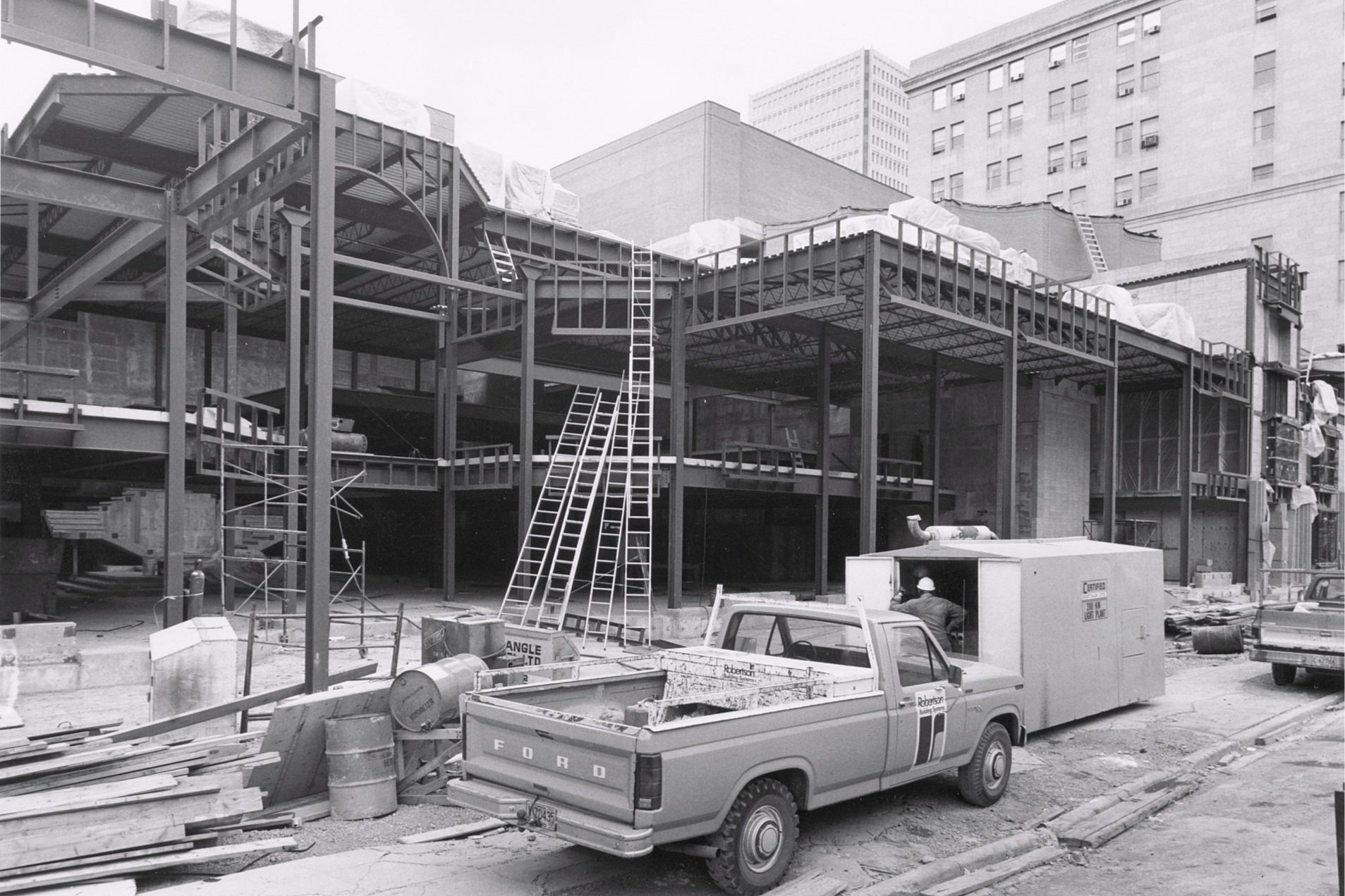  Construction on the Calgary Centre for the Performing Arts, 1984. Photo by Cana Construction. 