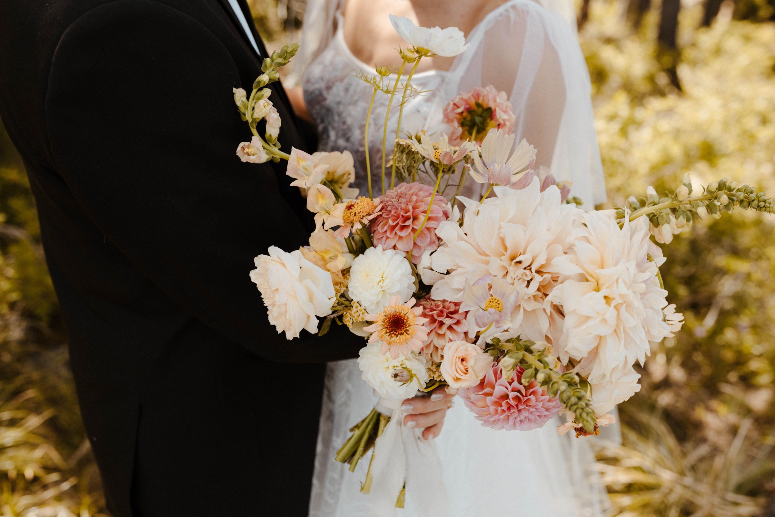 modern-colorful-bridal-bouquet-Oregon-wedding.jpg
