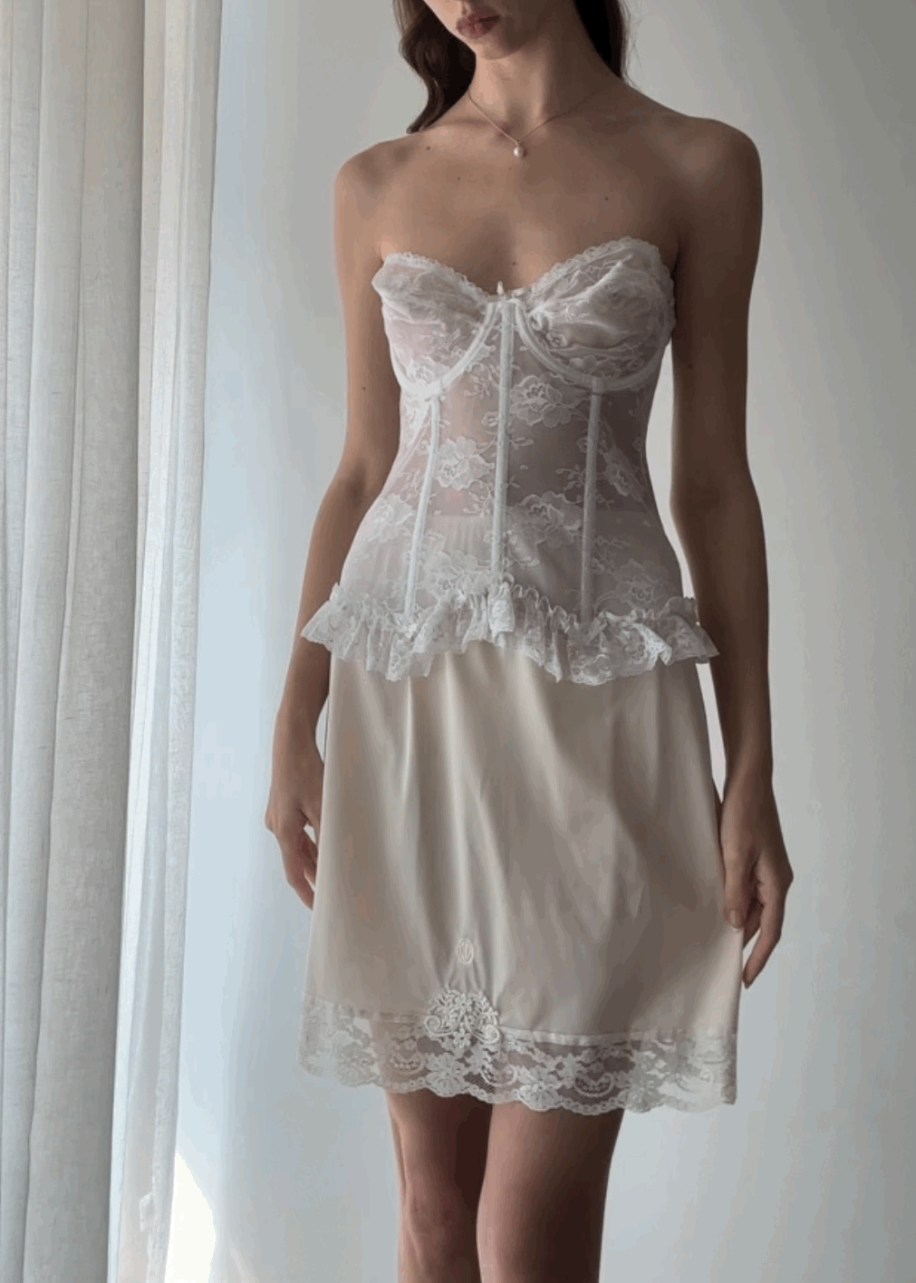 CHIRSTIAN DIOR PETAL PINK LACE TRIM SLIP SKIRT (XS)