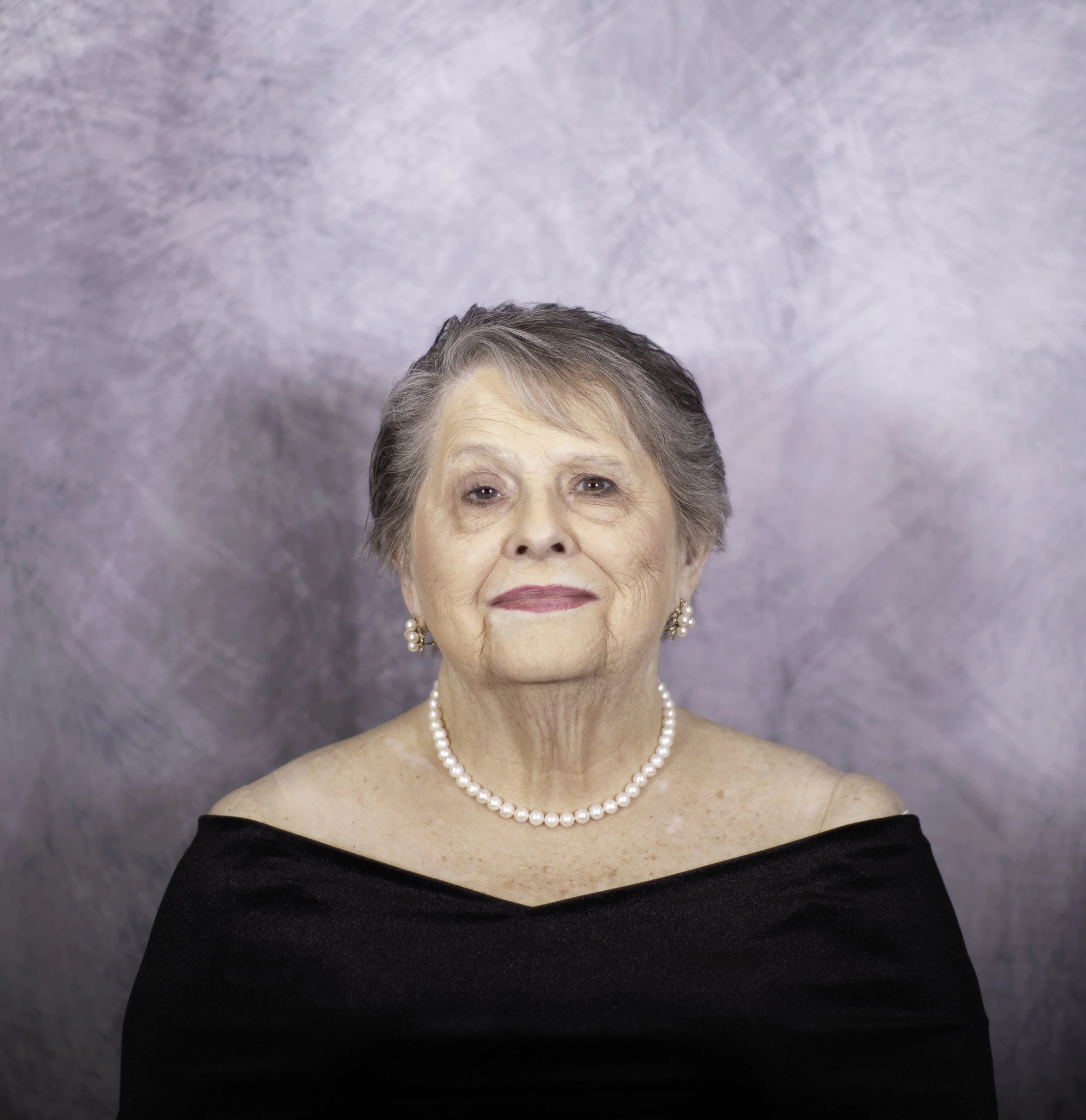 Joan Hendrix, Mama Bear