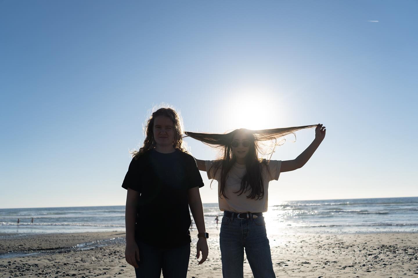 TONIGHT 5:30-8:30 beach day at La Jolla Shores 🌊 Join us at Tower 32 for another round of float city, worship, and s&rsquo;mores! Rides to and from church are available; please DM us ASAP to reserve your space!