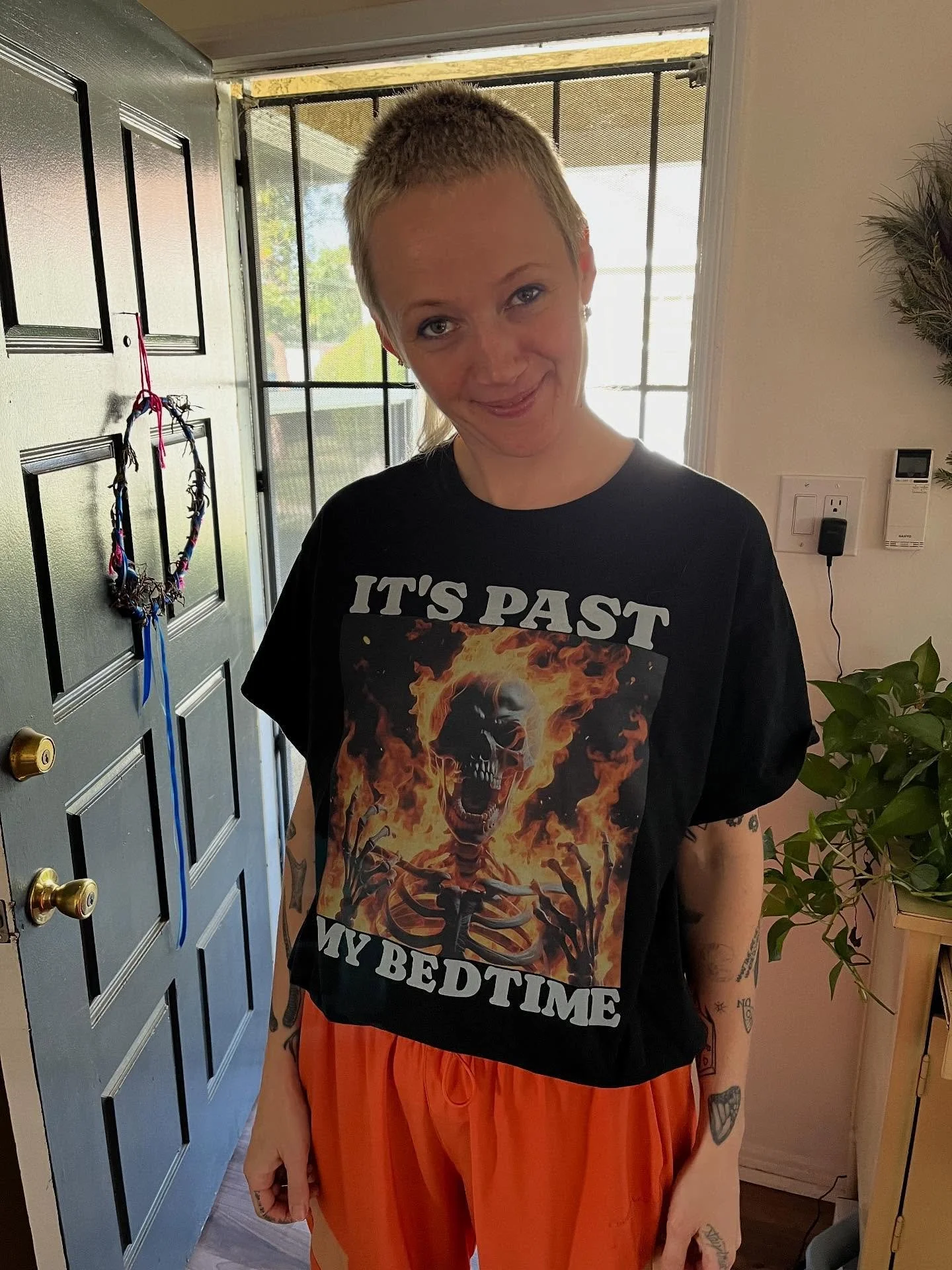 HAPPY BIRTHDAY to the queen of Pony Sweat, querida Emilia!!!!! Happy 43rd anniversary of your vessel ✨✨✨ Thank you for sharing your incredibly profound gifts of dance, music, self-expression, spells, kindness, and so much more with all of us 🩷 Throu