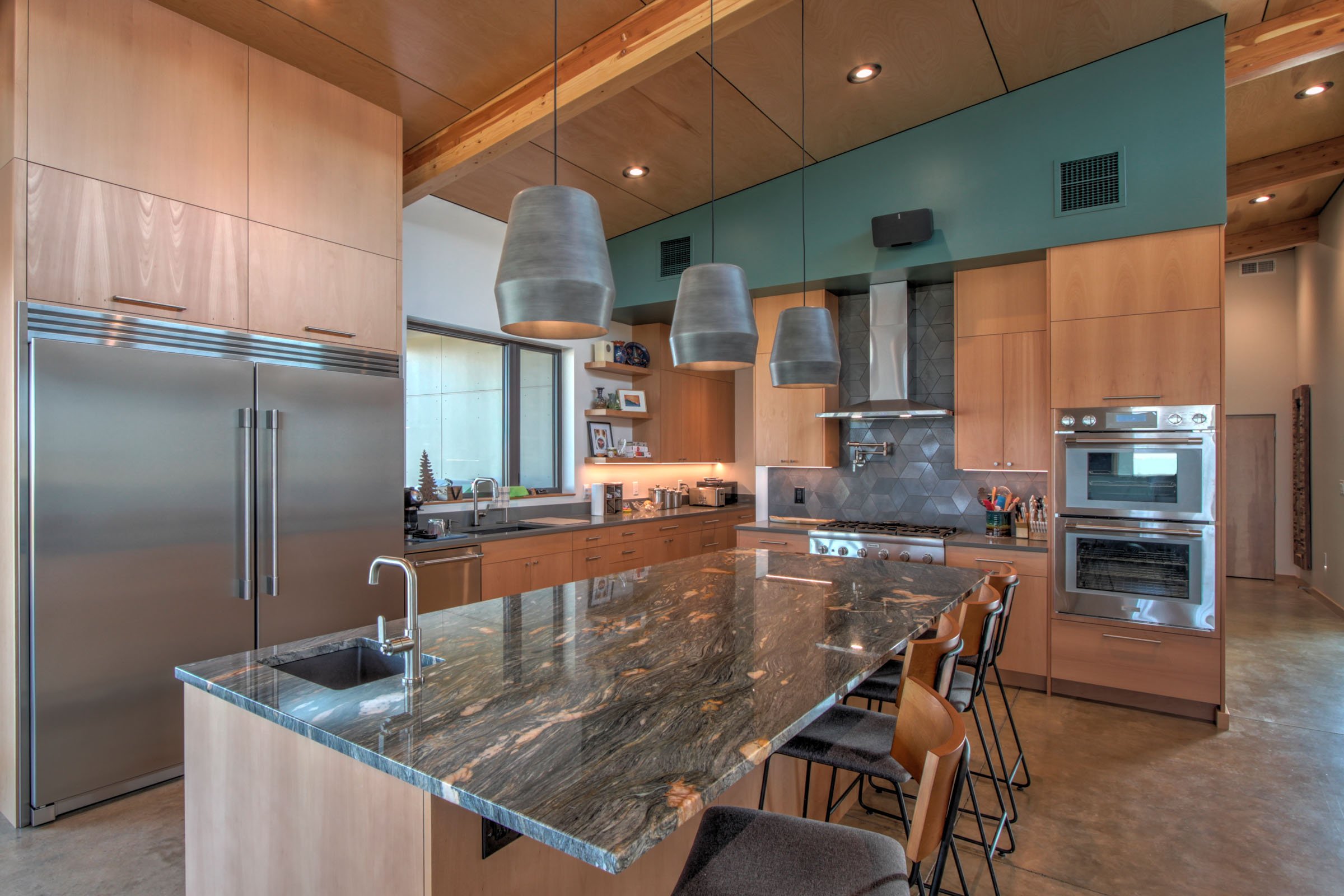 2119 Kitchen 1.jpg