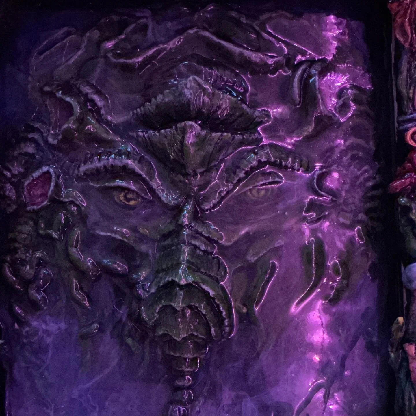 2 more layers poured!! 
.
.
#cthulhu #sculpture #sculptor #horrorartist #filthyhorrorsdotcom