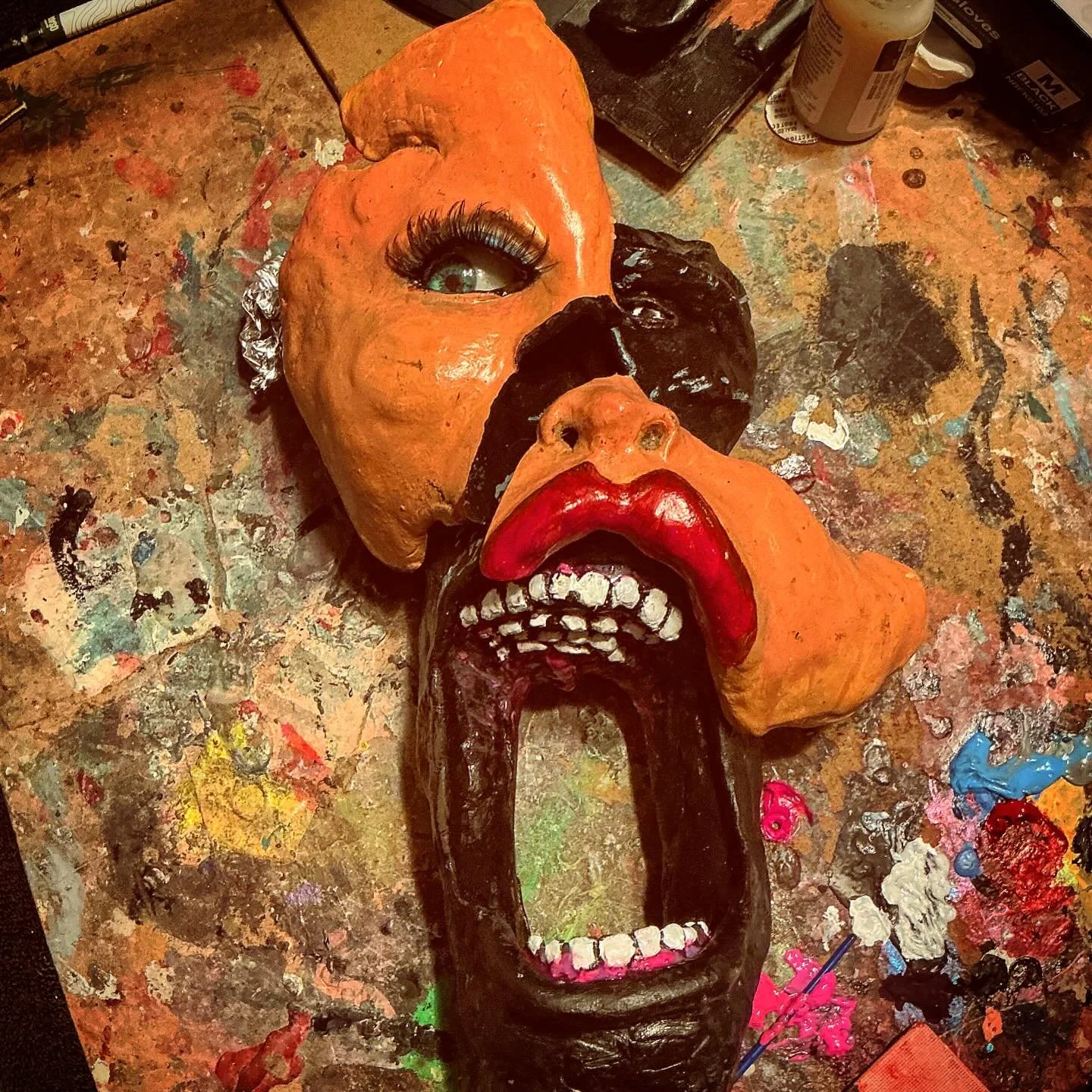 Blessed with beauty, cursed with no personality. 

.
.
#wendigoon #sculpture #sculptor #horrorartist #filthyhorrorsdotcom