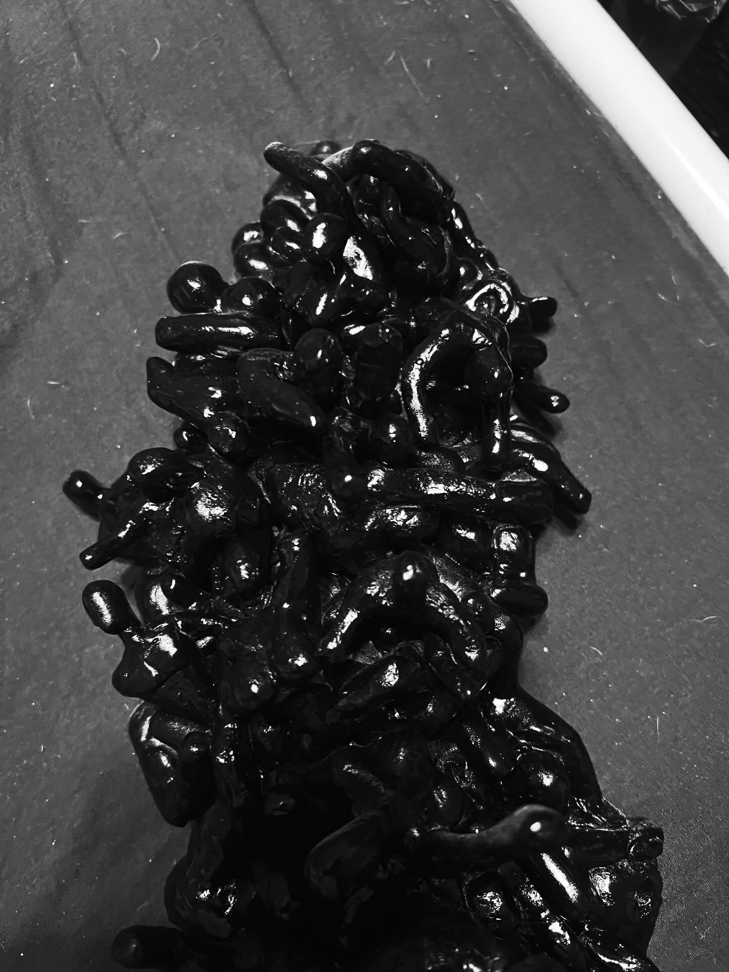 Did a quick prime coat to see how the sculpture actually looks. 
.
.
Seems like it looks fairly okay. 
.
.
#horrorart #sculpture #horrorartist #filthyhorrorsdotcom