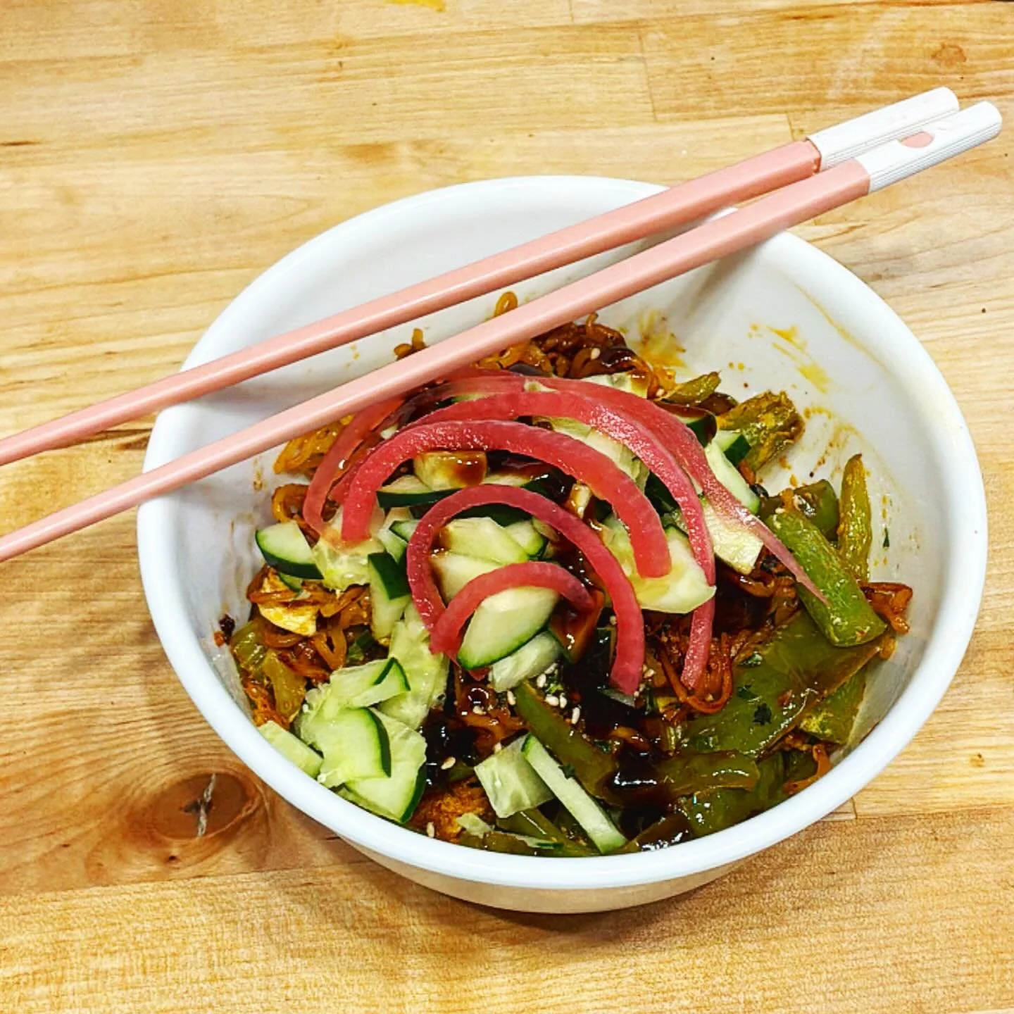 When the missus wakes up with a headache, she gets scratch made pan fried noodles with peppers, picked onion, and egg cooked in chili oil and brown sugar. 
.
.
#dadcooks #lookingforwork #disablednotdefeated