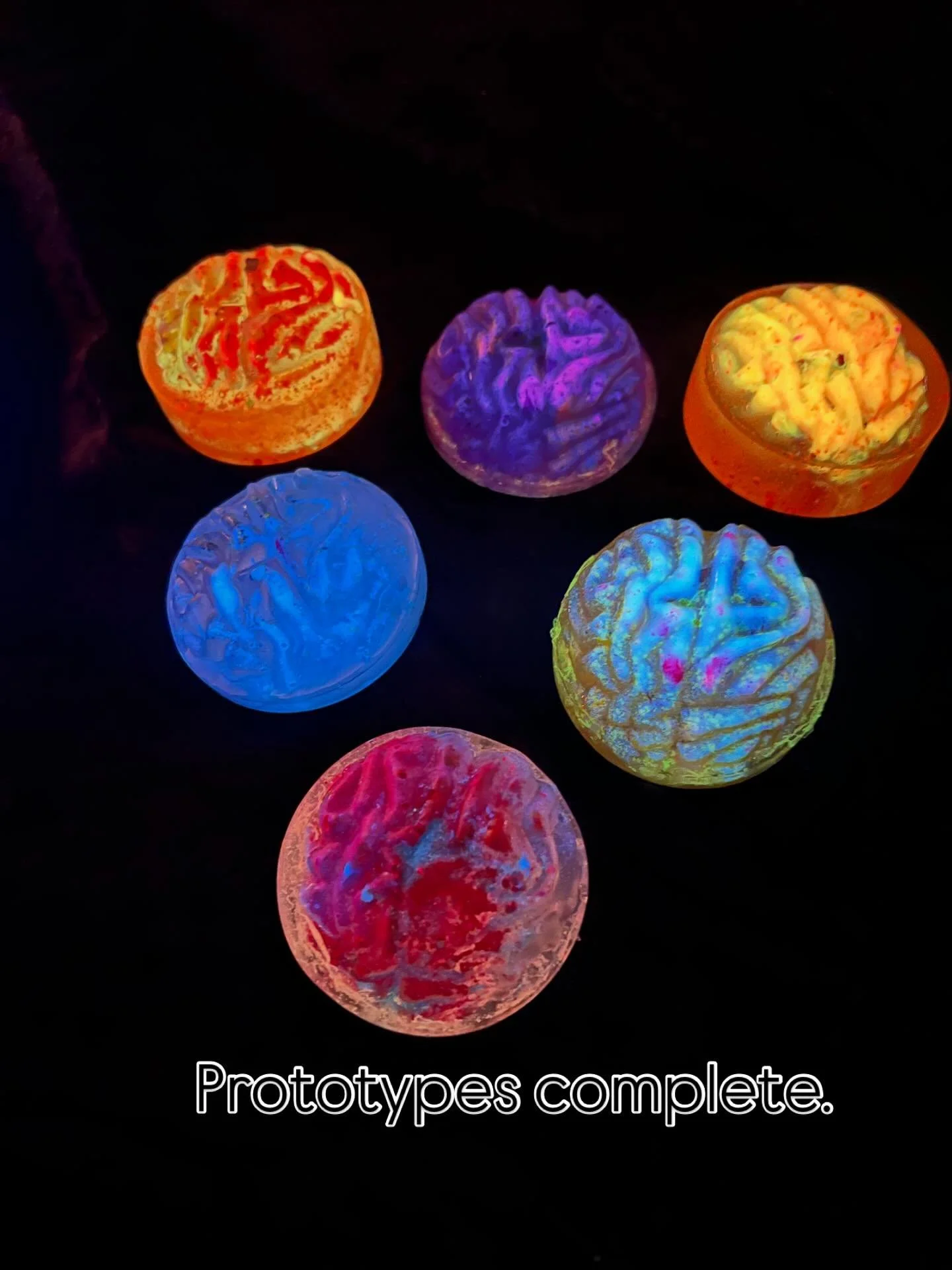 I&rsquo;m having fun making brains. Should they be sold as blind bags? I mean, there would never be duplicates, but it&rsquo;d be a fun surprise. 
.
.
#sculpture #sculptor #magnets