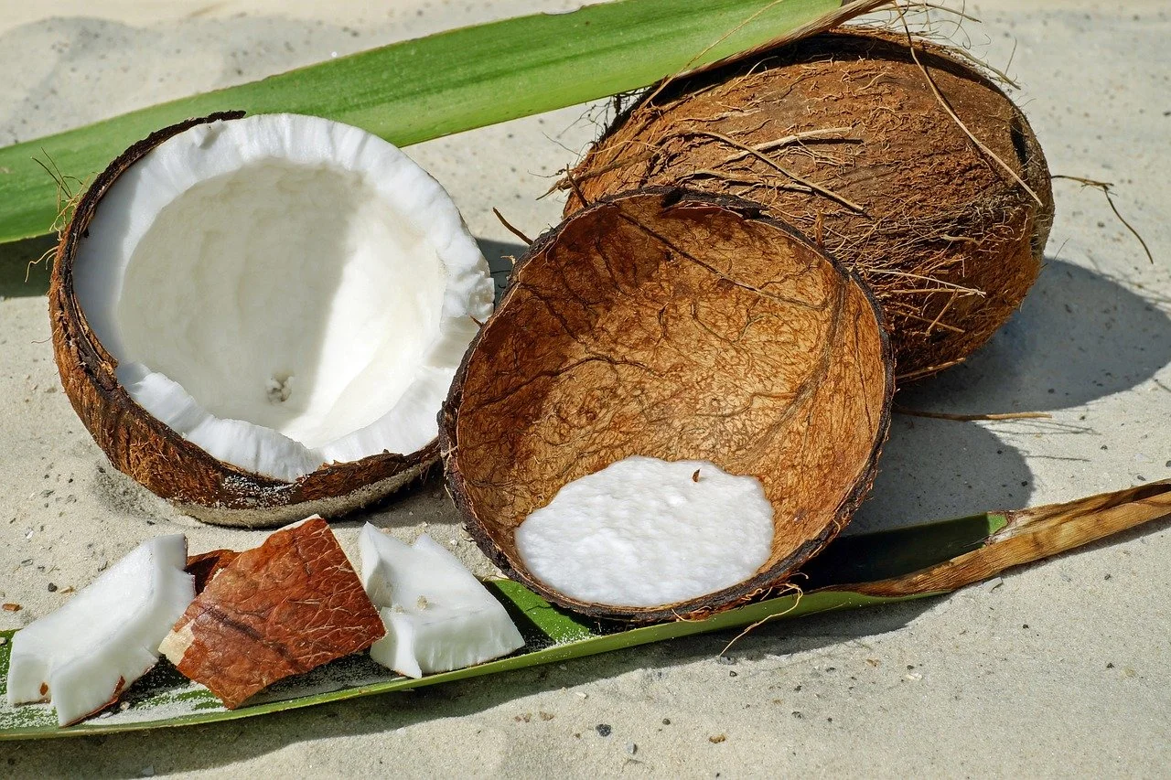Coconut Oil - Know the Pros and Cons before applying to your skin, especially on your face!