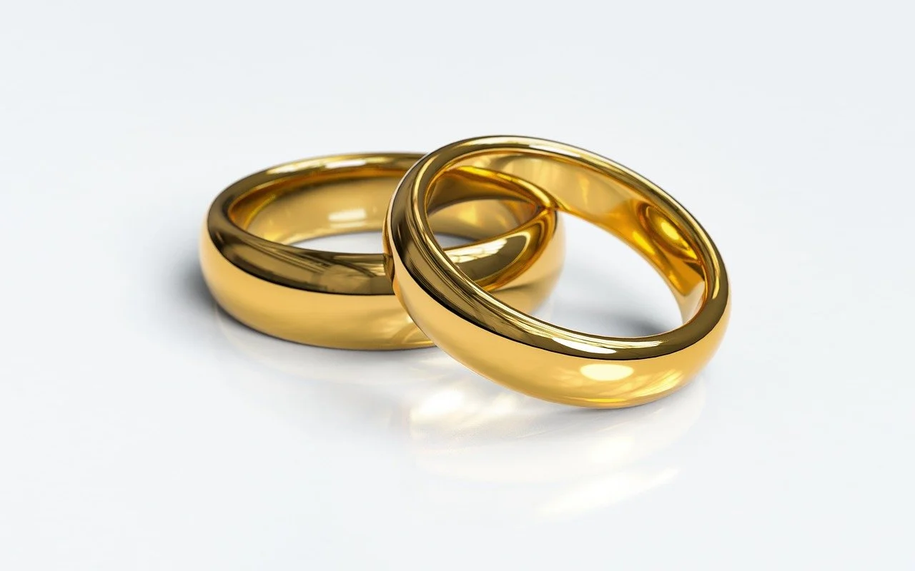 10 Tips for Perfect Wedding Day Skin: Get Radiant and Glowing with These Skincare Tips!